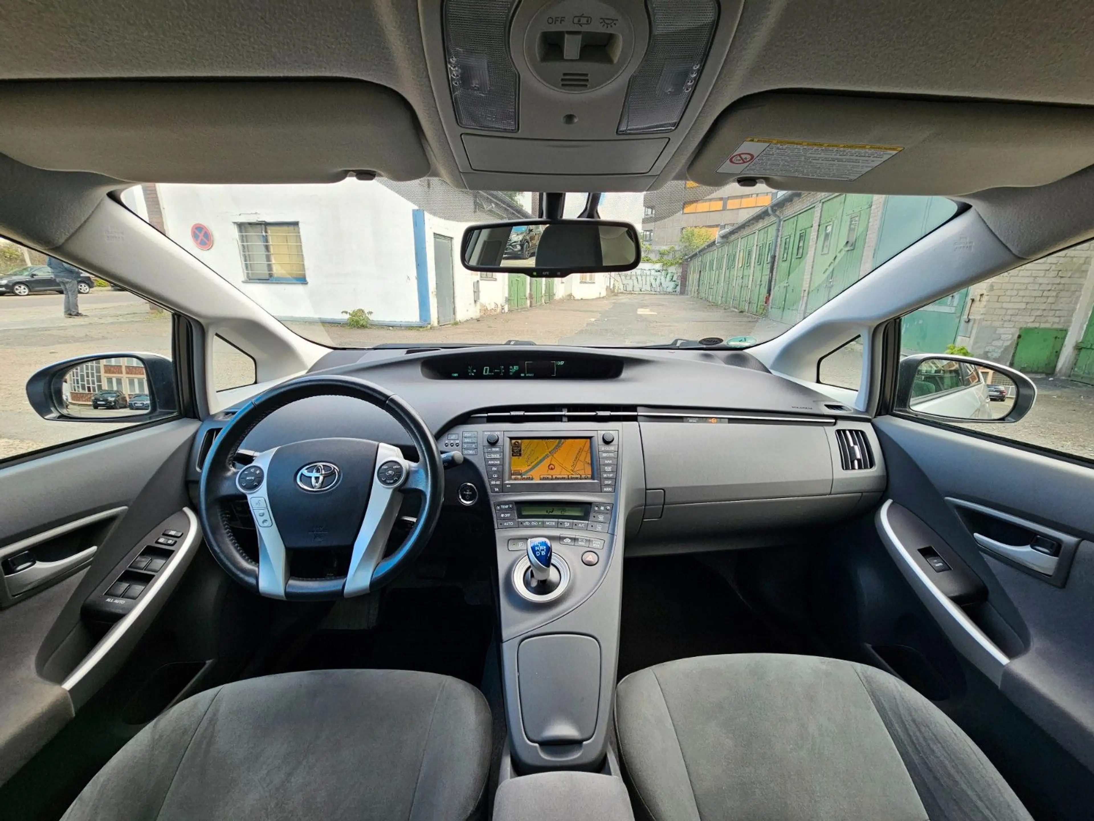 Toyota Prius 1.8 Hybrid Executive Nur 41553 Kilometer — photo 11