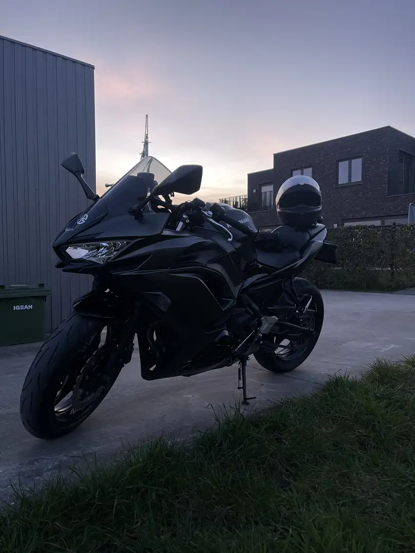 Kawasaki Ninja 650 - 1