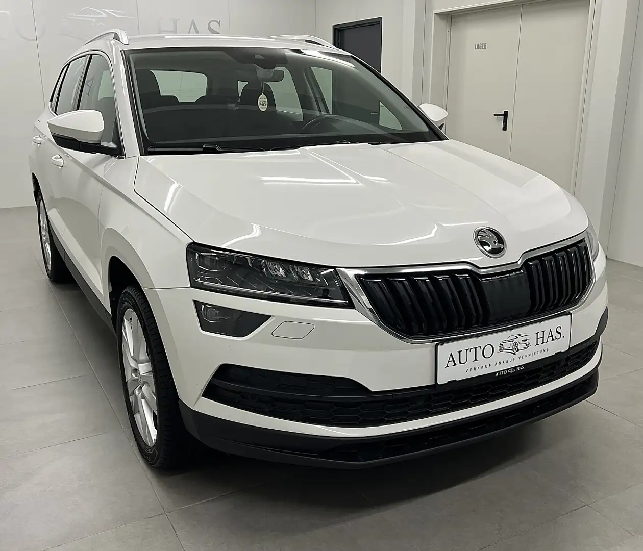 Skoda Karoq 2,0 TDI Style SC *AHK*MwSt ausweisbar* Weiß - 1