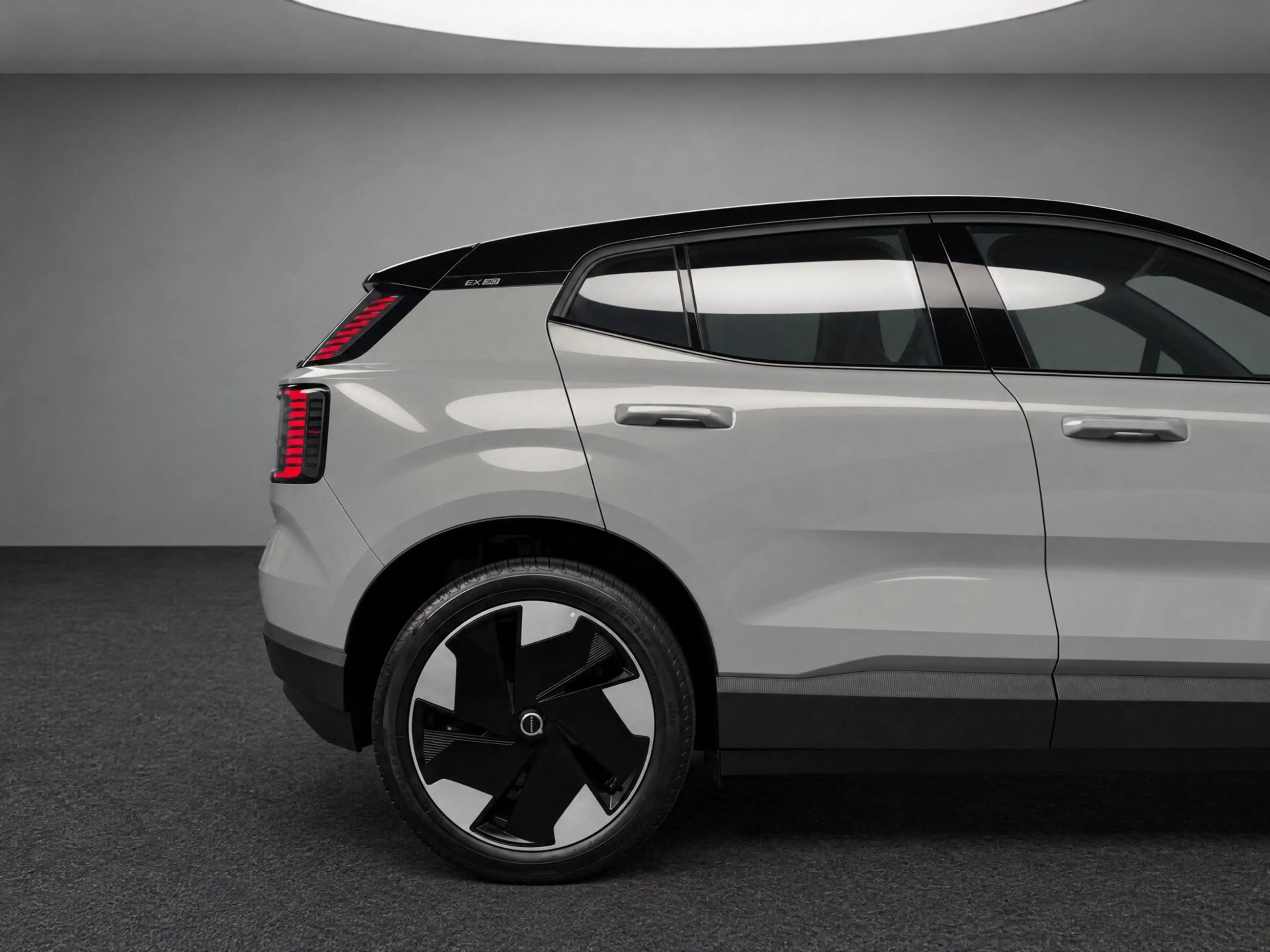 Volvo EX30 Single Motor Extended Range Plus 69 kWh — photo 19
