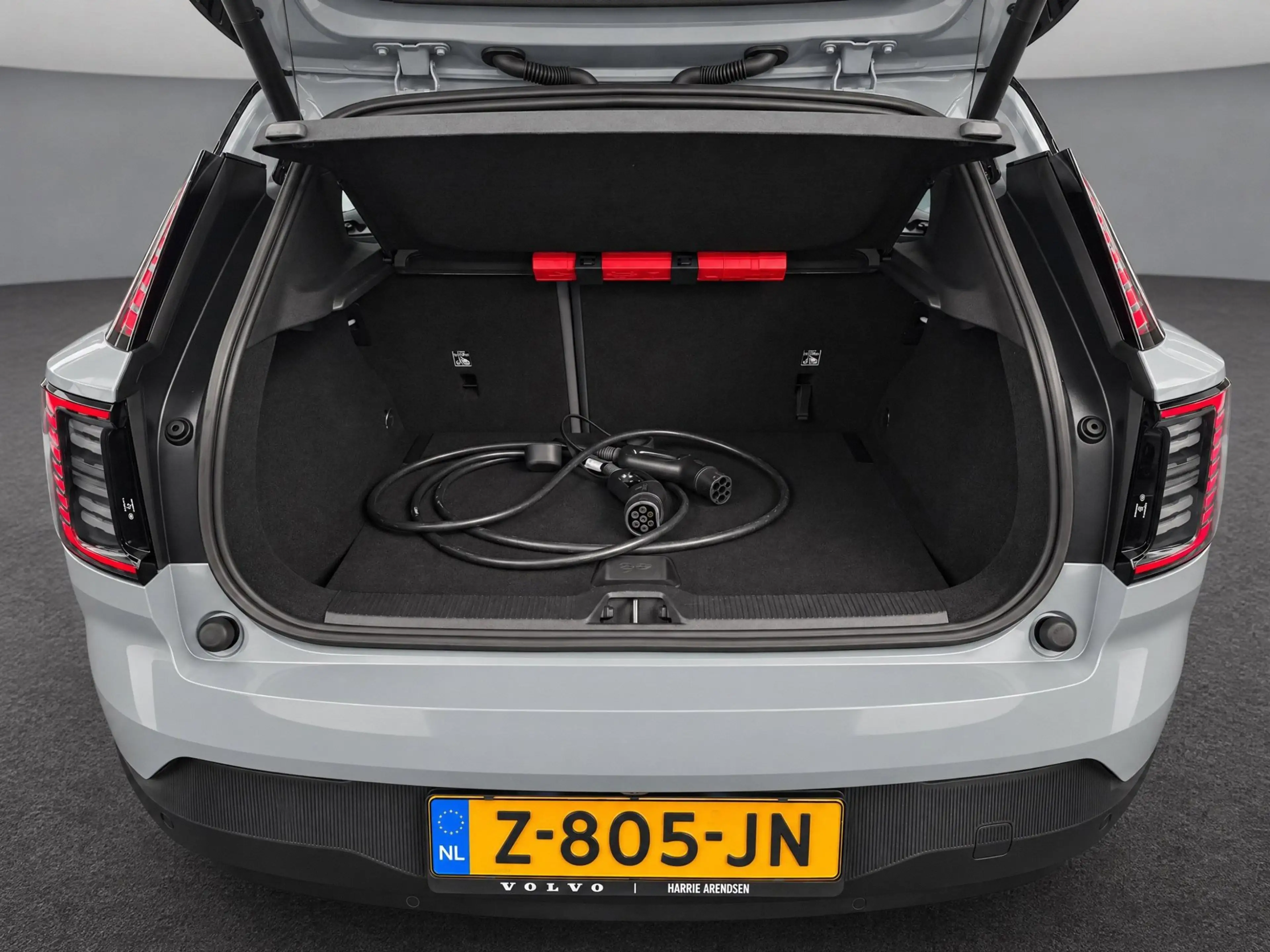 Volvo EX30 Single Motor Extended Range Plus 69 kWh — photo 28