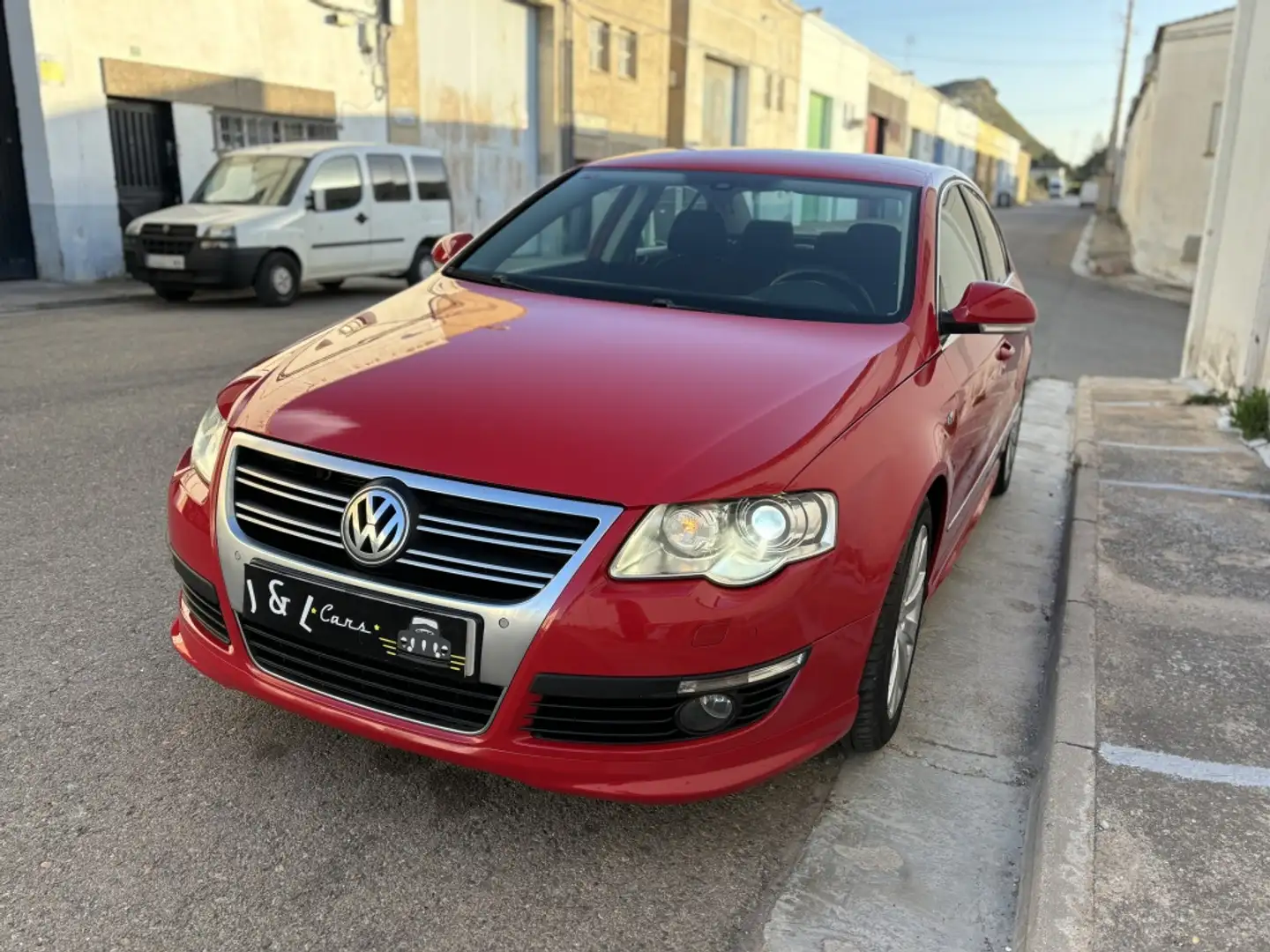 Volkswagen Passat 2.0TDI CR R-Line Rojo - 1