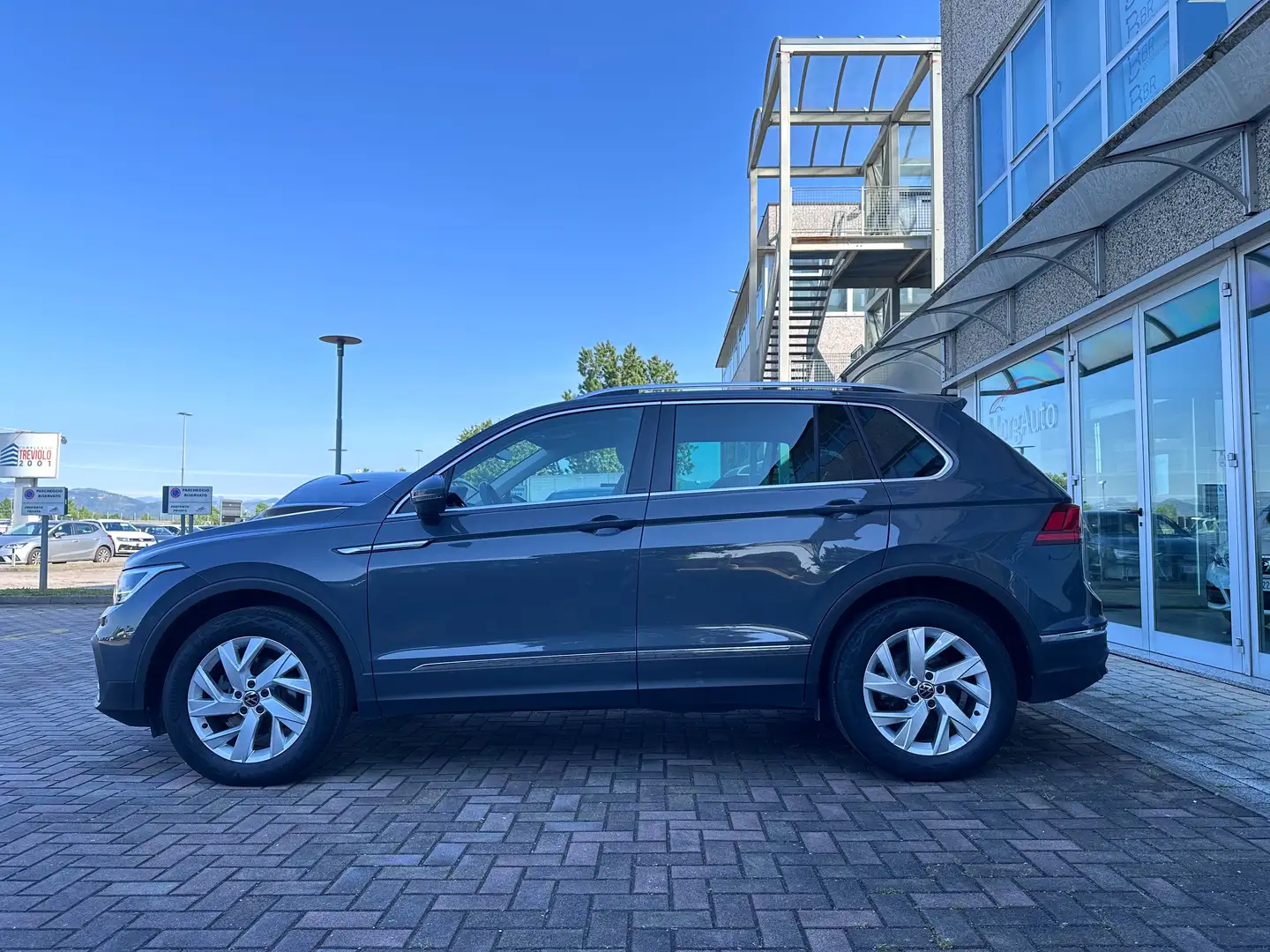 Volkswagen Tiguan 2.0TDI 150CV 4MOTION DSG EURO6D! NAVI! FULL LED! Grigio - 2