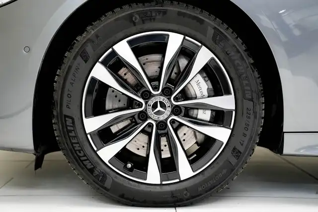 Mercedes-Benz C 300 de 4MATIC mit EQ Hybrid Technologie Österreich-Edi Ansicht 4