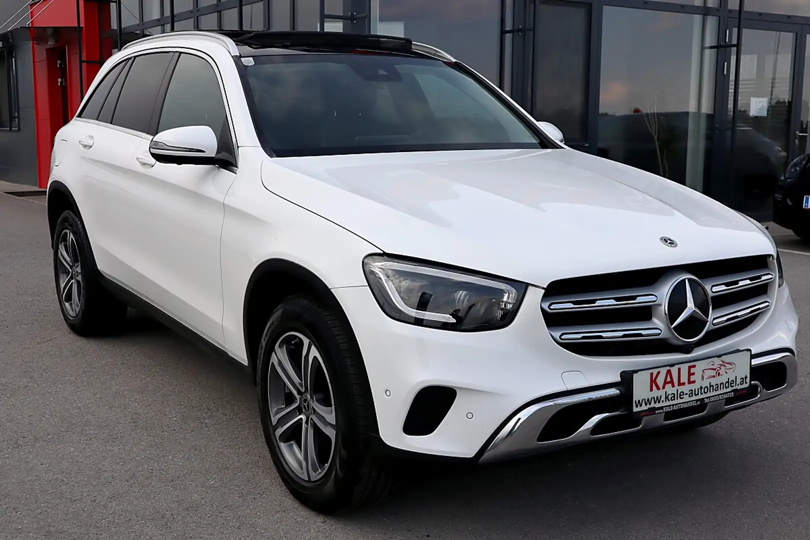 Mercedes-Benz GLC 200 d 4MATIC Aut. *1.Besitz*Panoramadach*LED*LEDER* Weiß - 2