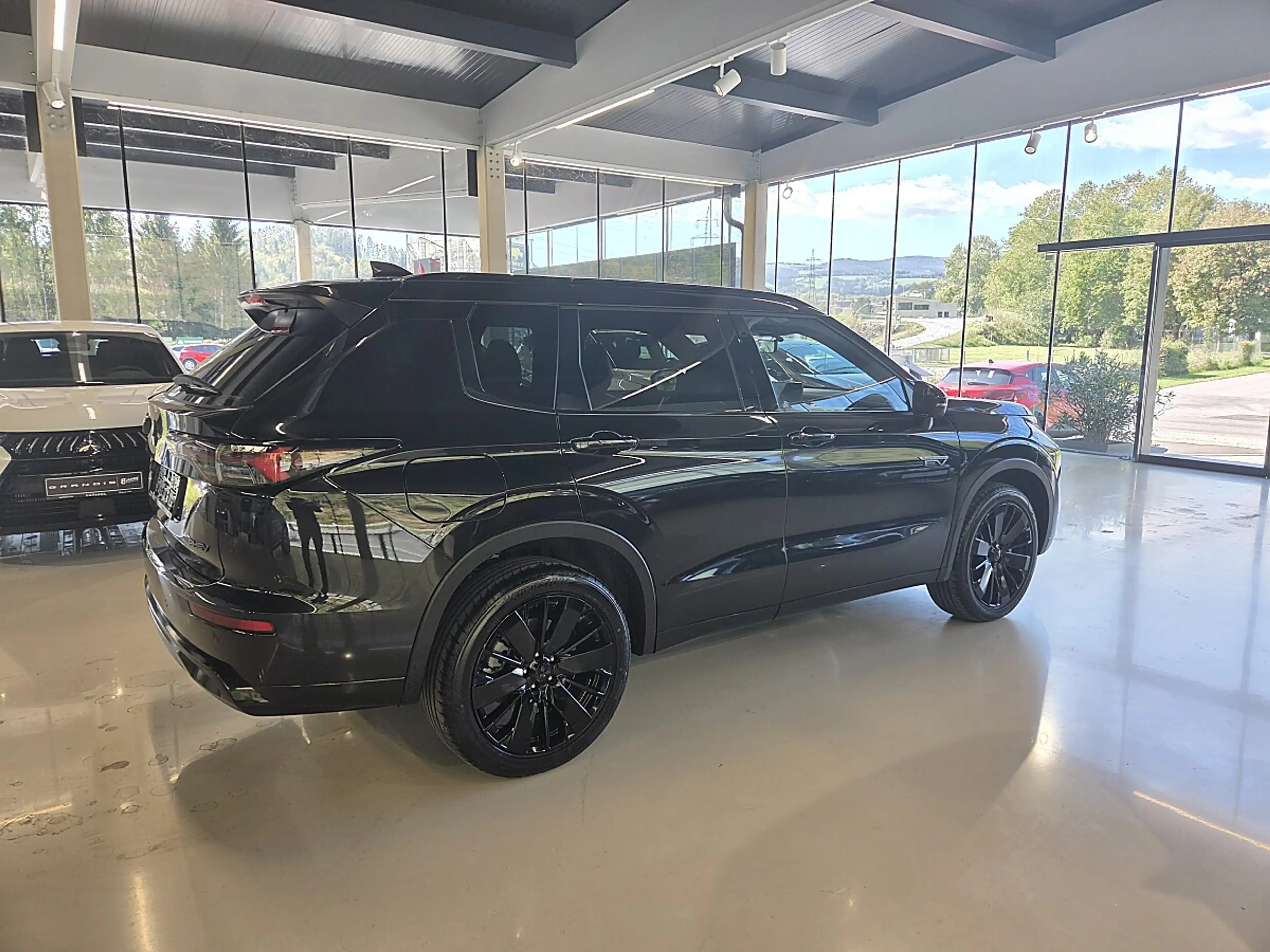 Mitsubishi Outlander 2,4 PHEV S-AWC Diamond — photo 8