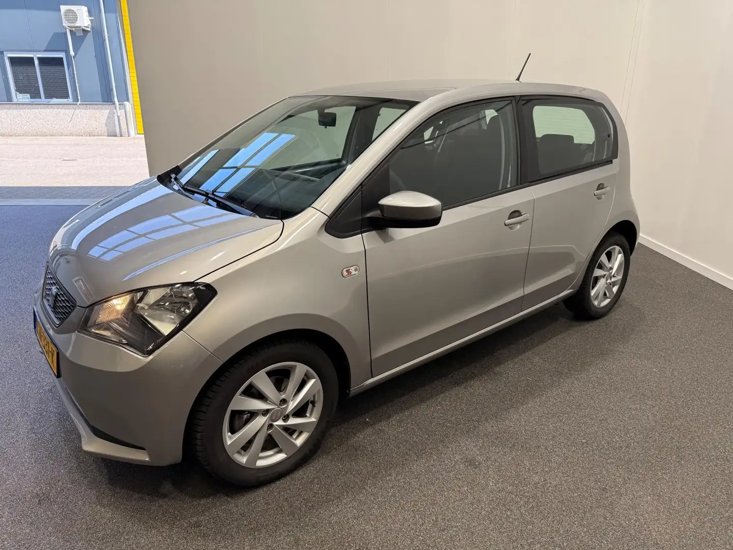 SEAT Mii 1.0 Style Grijs - 2