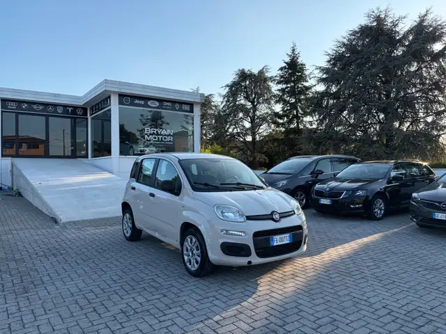 Fiat Panda view 3