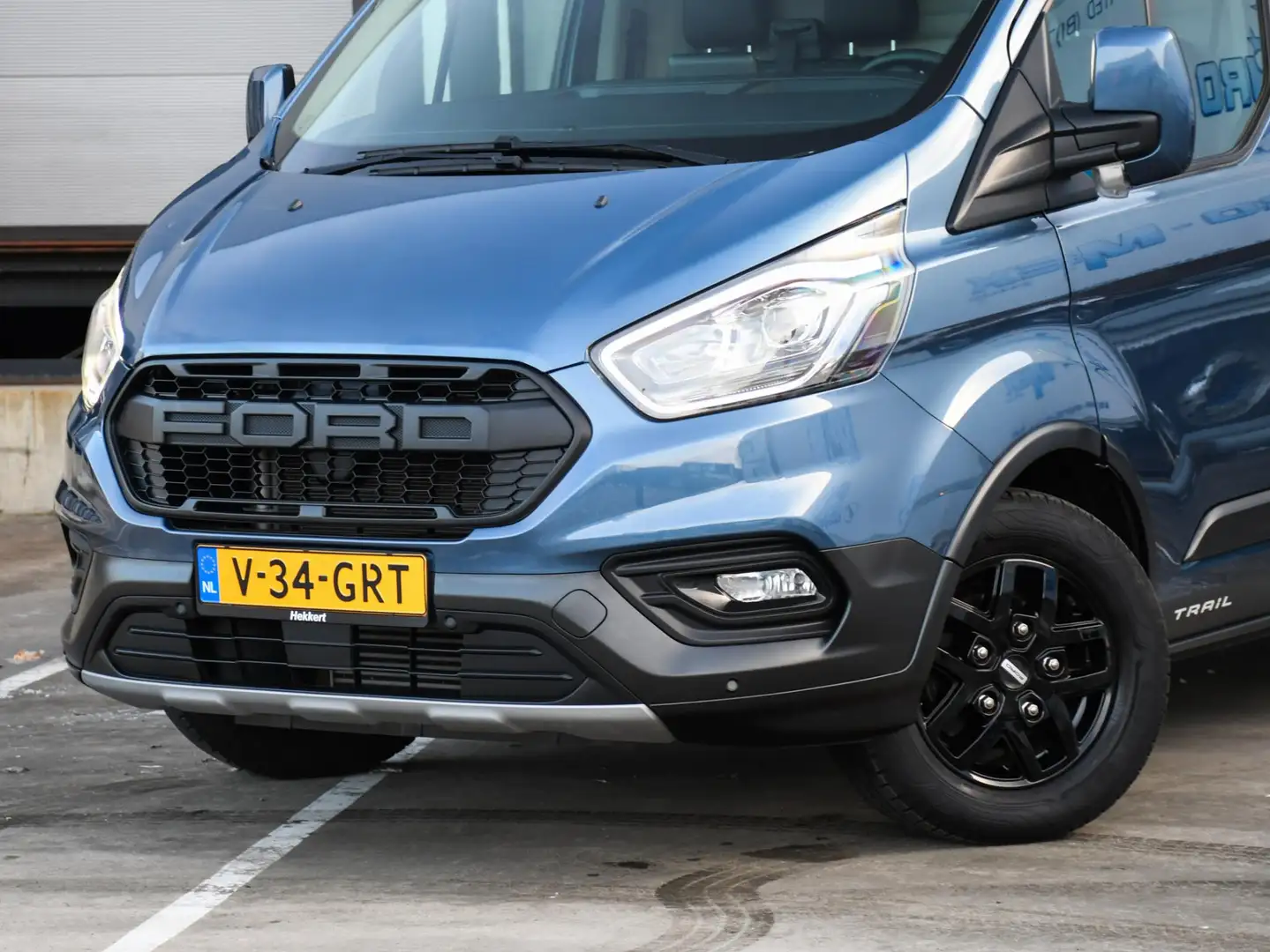 Ford Transit Custom 300 L2H1 Trail 2.0 TDCI 130pk DODE HOEK | 16''LM | Blauw - 2