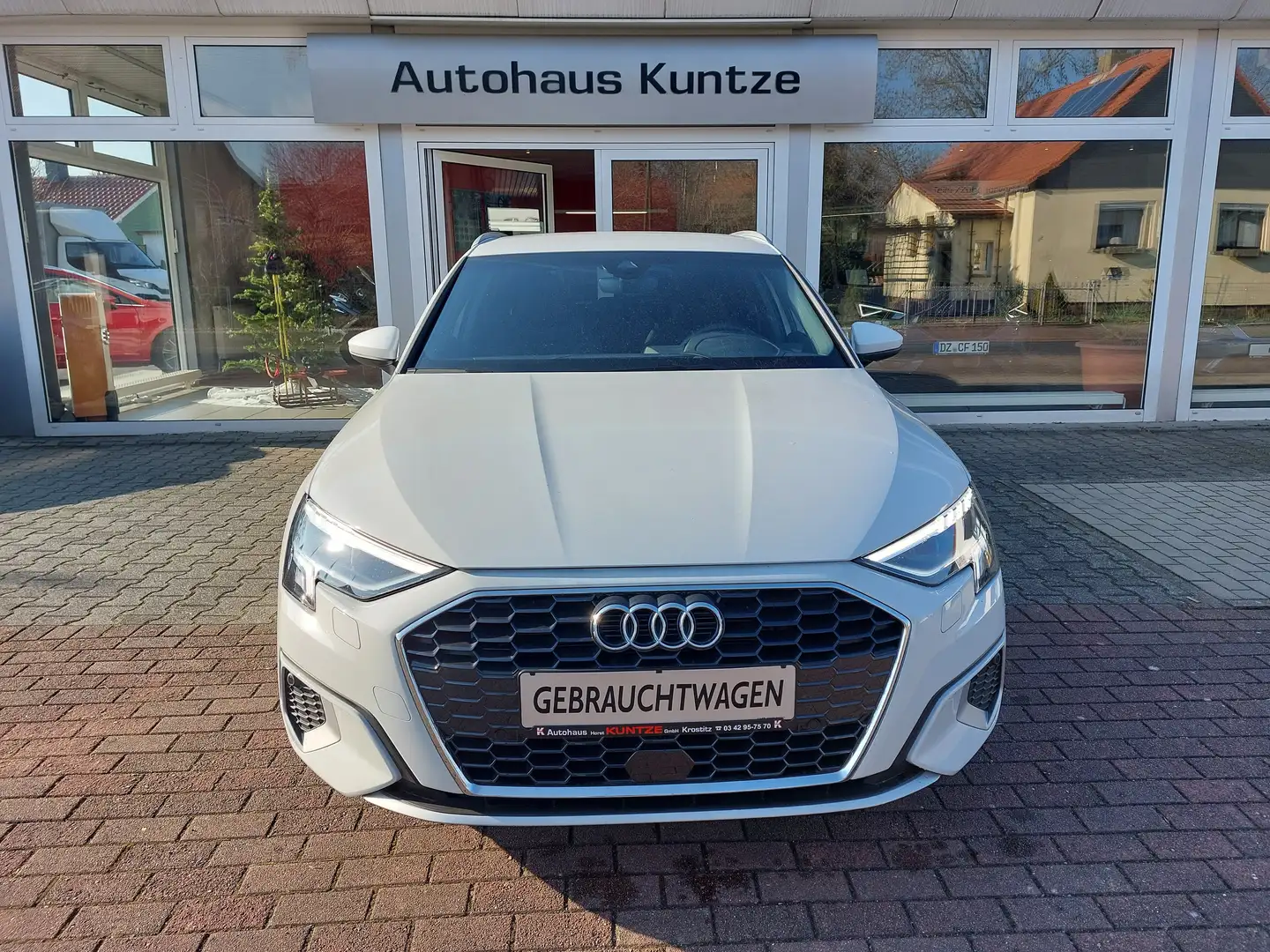 Audi A3 30 TFSI Advanced LED NAVI SHZ PARKL VIRTUAL 18" GV Weiß - 1