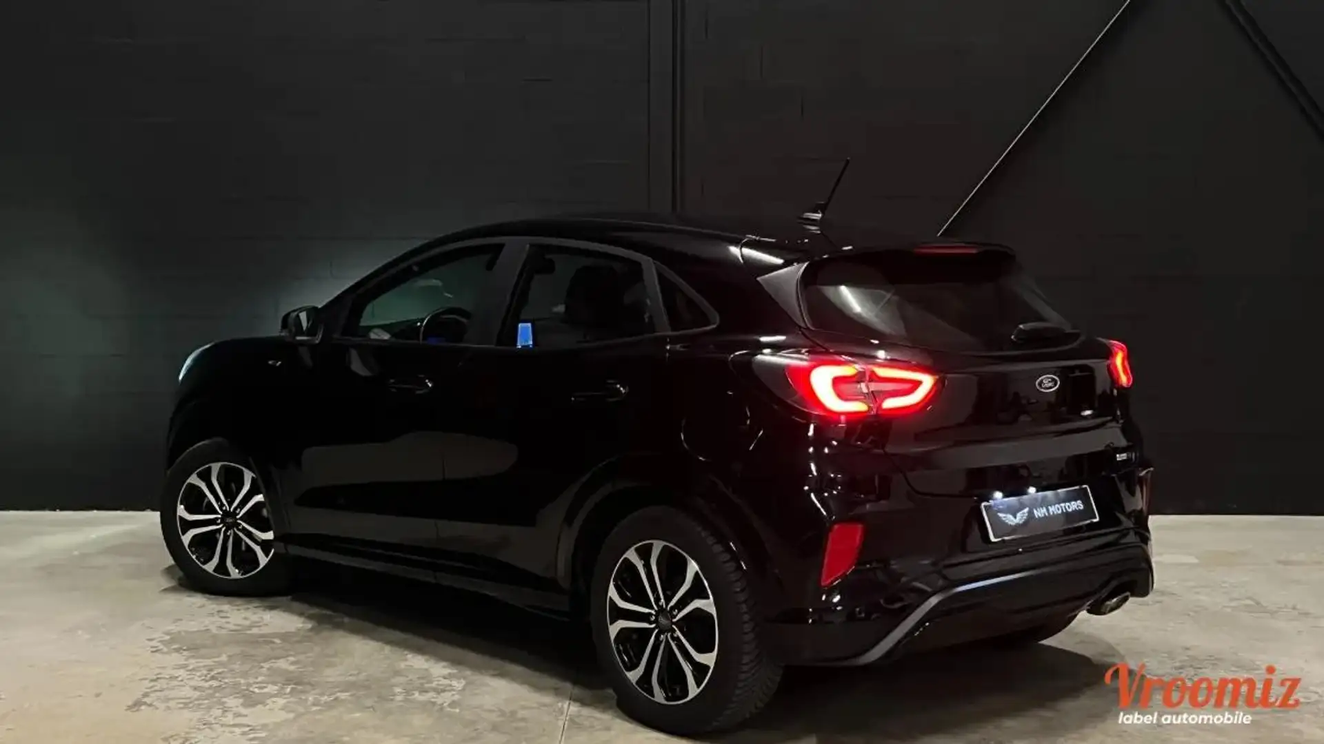 Ford Puma 1.0 ECOBOOST 125 HYBRID MHEV ST-LINE X Zwart - 2