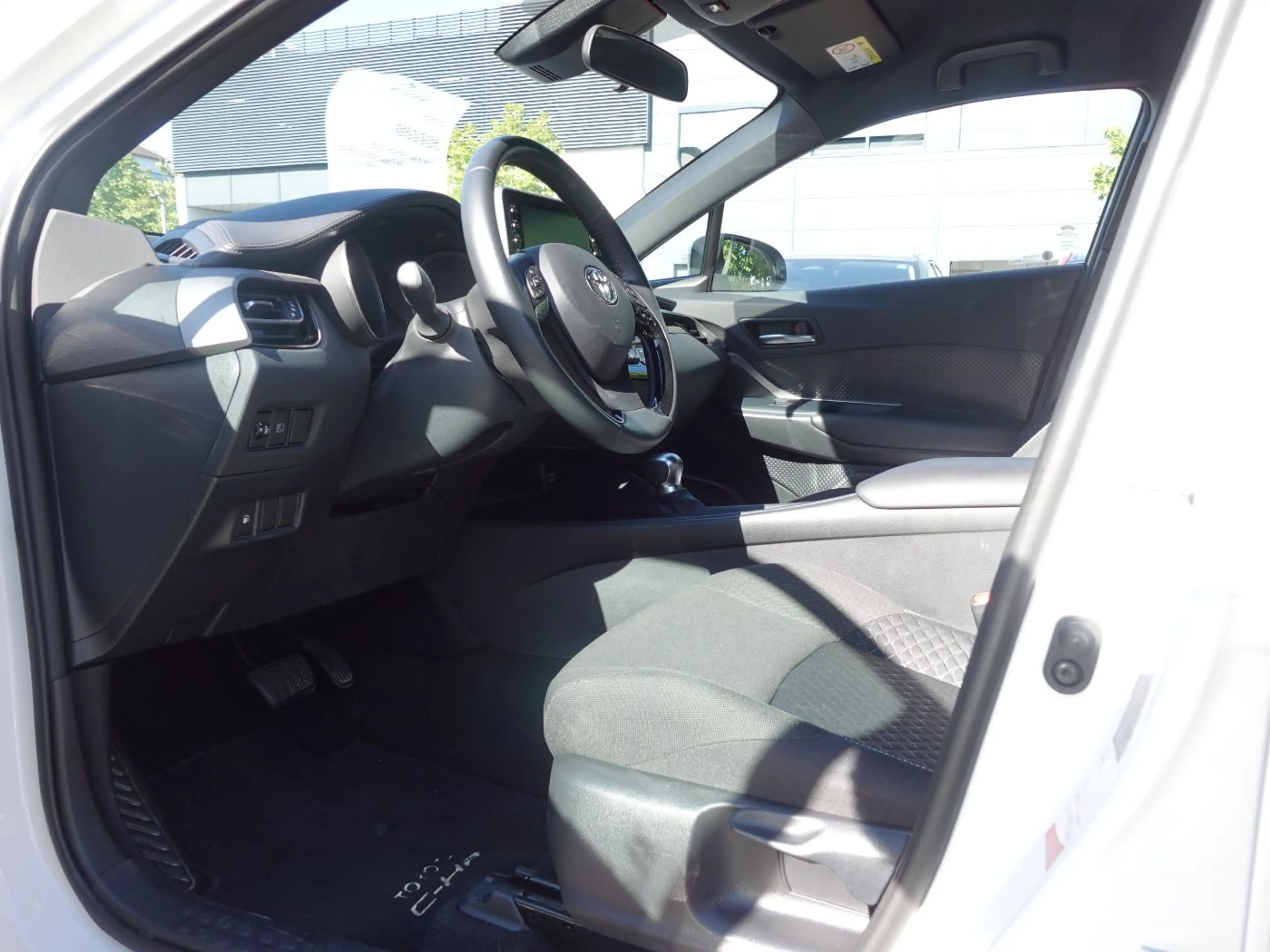 Toyota C-HR 1.8 Flow zuverlässiger Crossover*wenig KM — photo 10