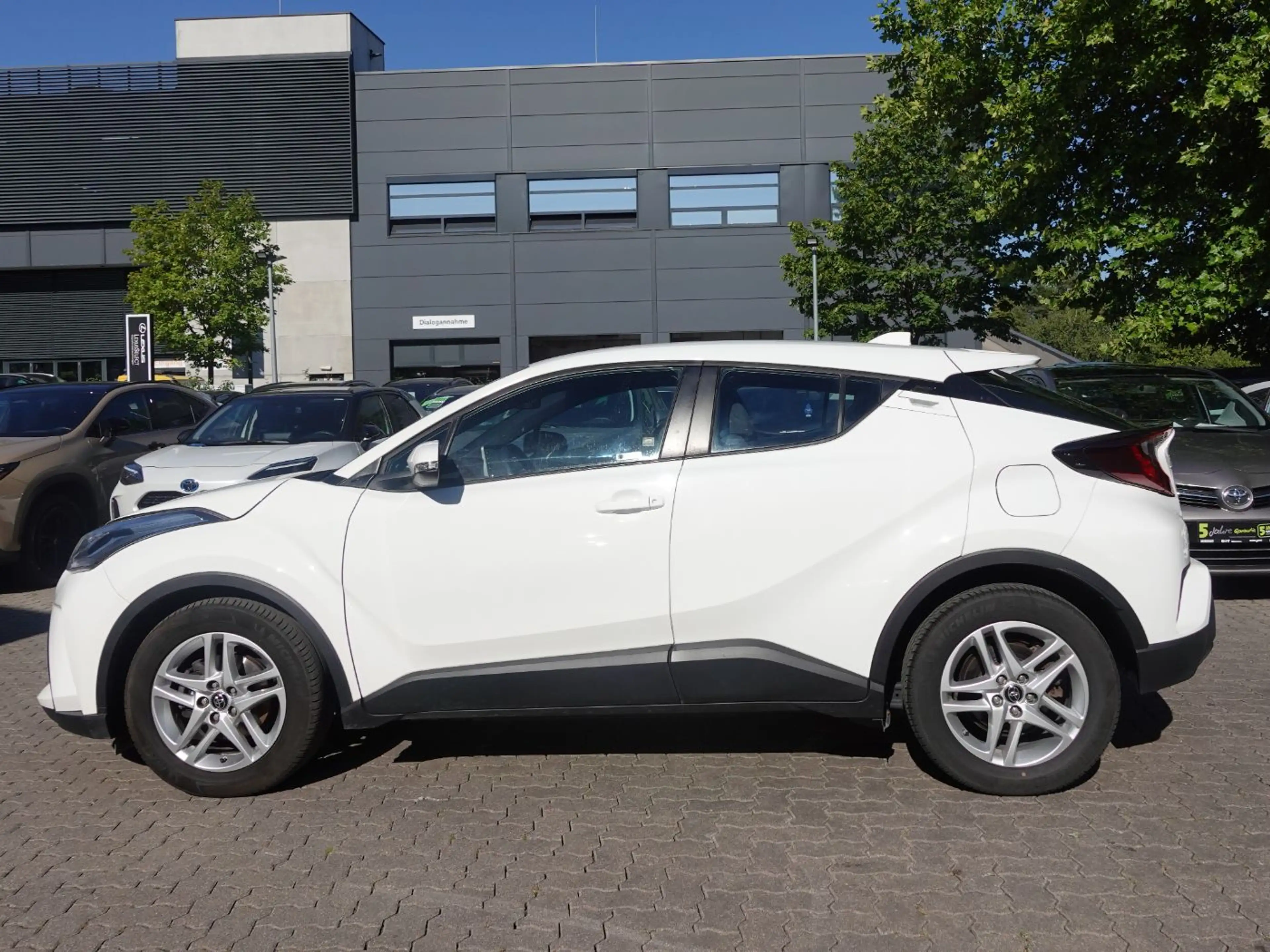 Toyota C-HR 1.8 Flow zuverlässiger Crossover*wenig KM — photo 3