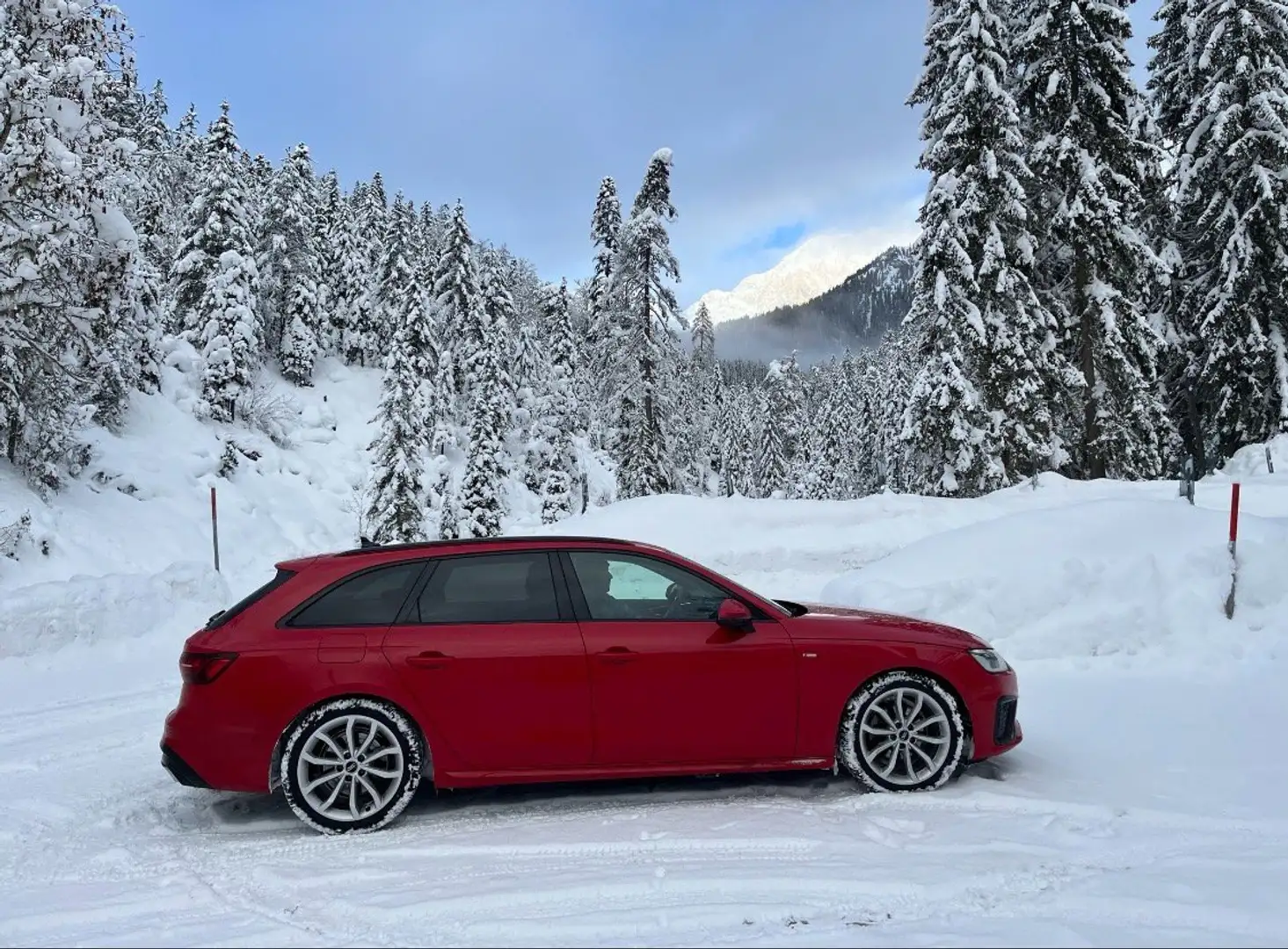 Audi A4 A4 Avant 35 TDI S tronic S line Rot - 1