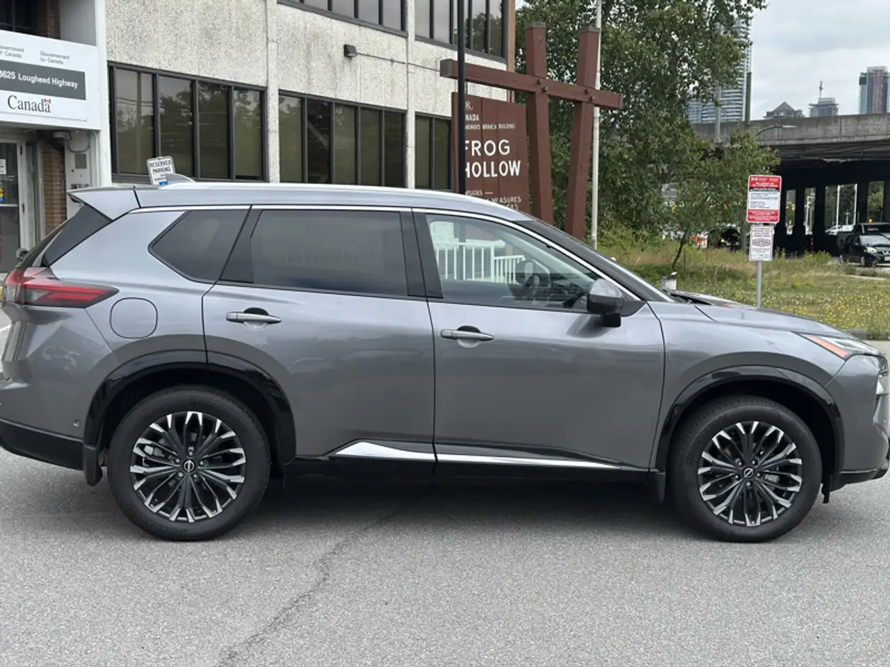 Nissan Rogue снимка Nissan Rogue