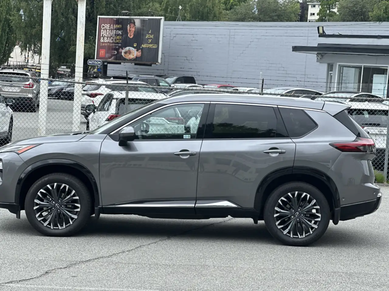 Nissan Rogue снимка Nissan Rogue