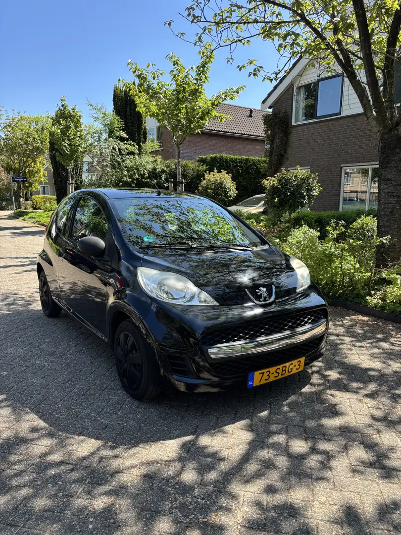 Peugeot 107 1.0-12V XR Negro - 1