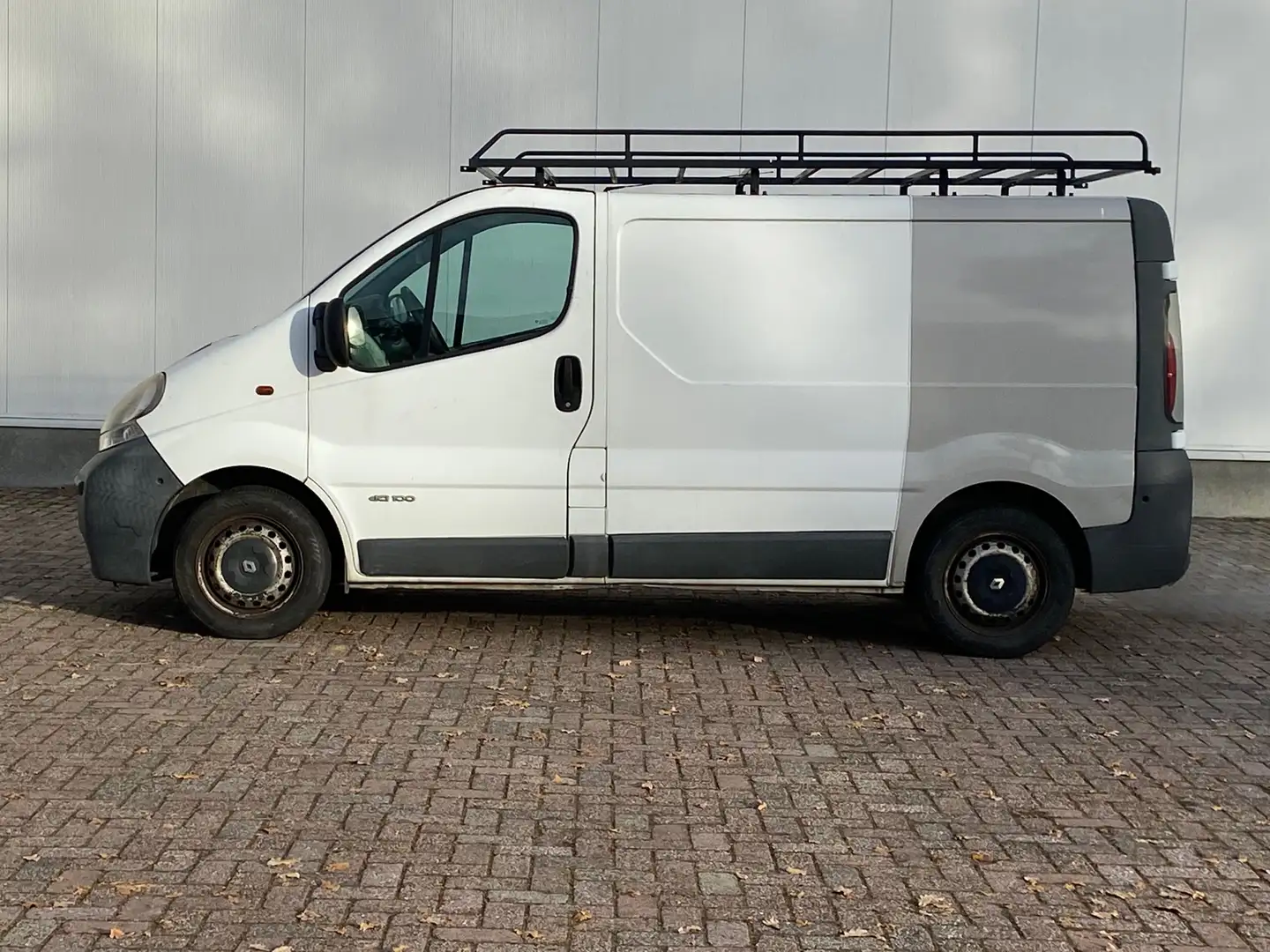 Renault Trafic 1.9 dCi L1H1 LEES TEKST Grijs - 2