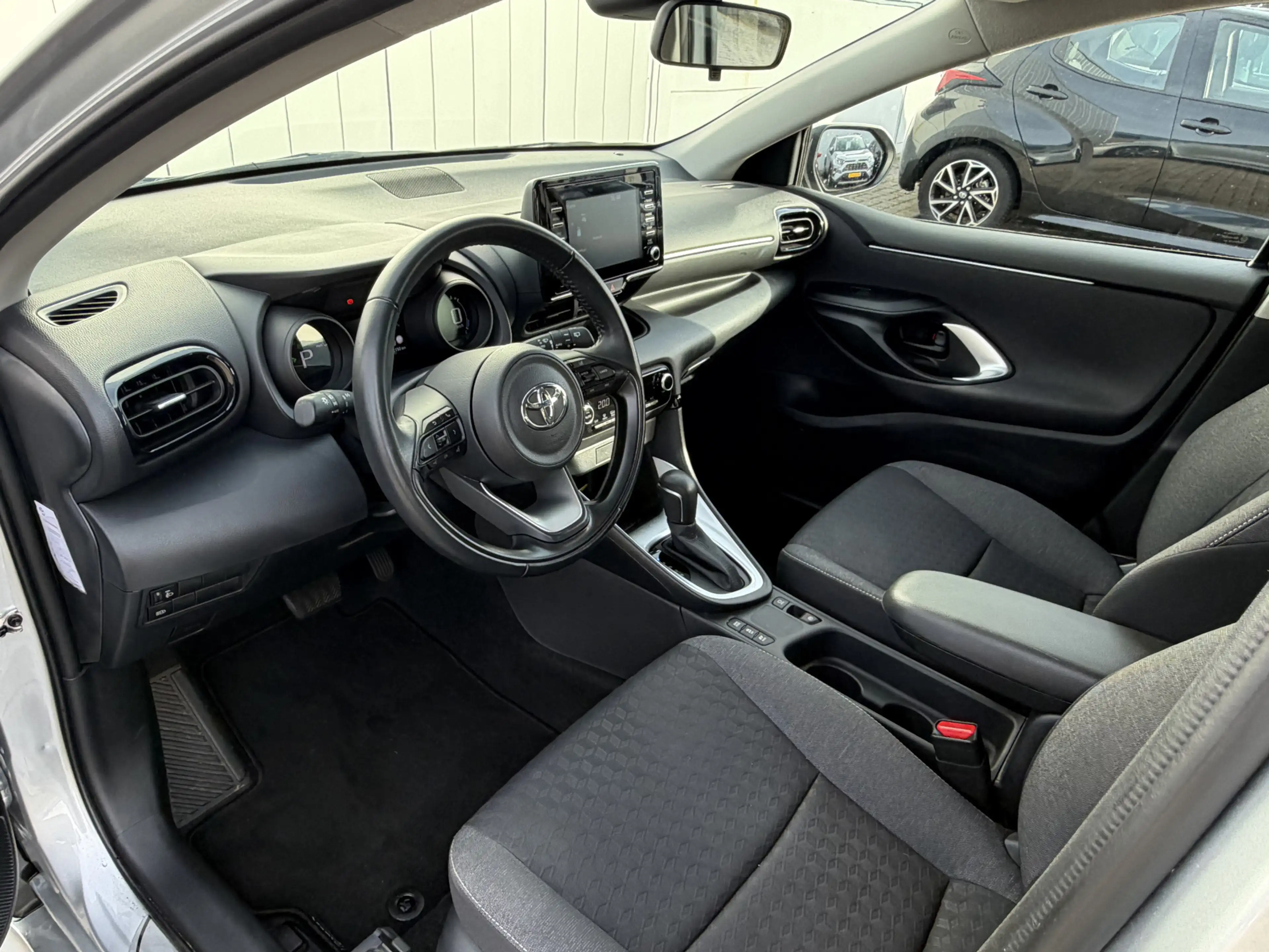 Toyota Yaris 1.5 Hybrid Dynamic NL Auto 1e Eigenaar Dealer Onde — photo 9