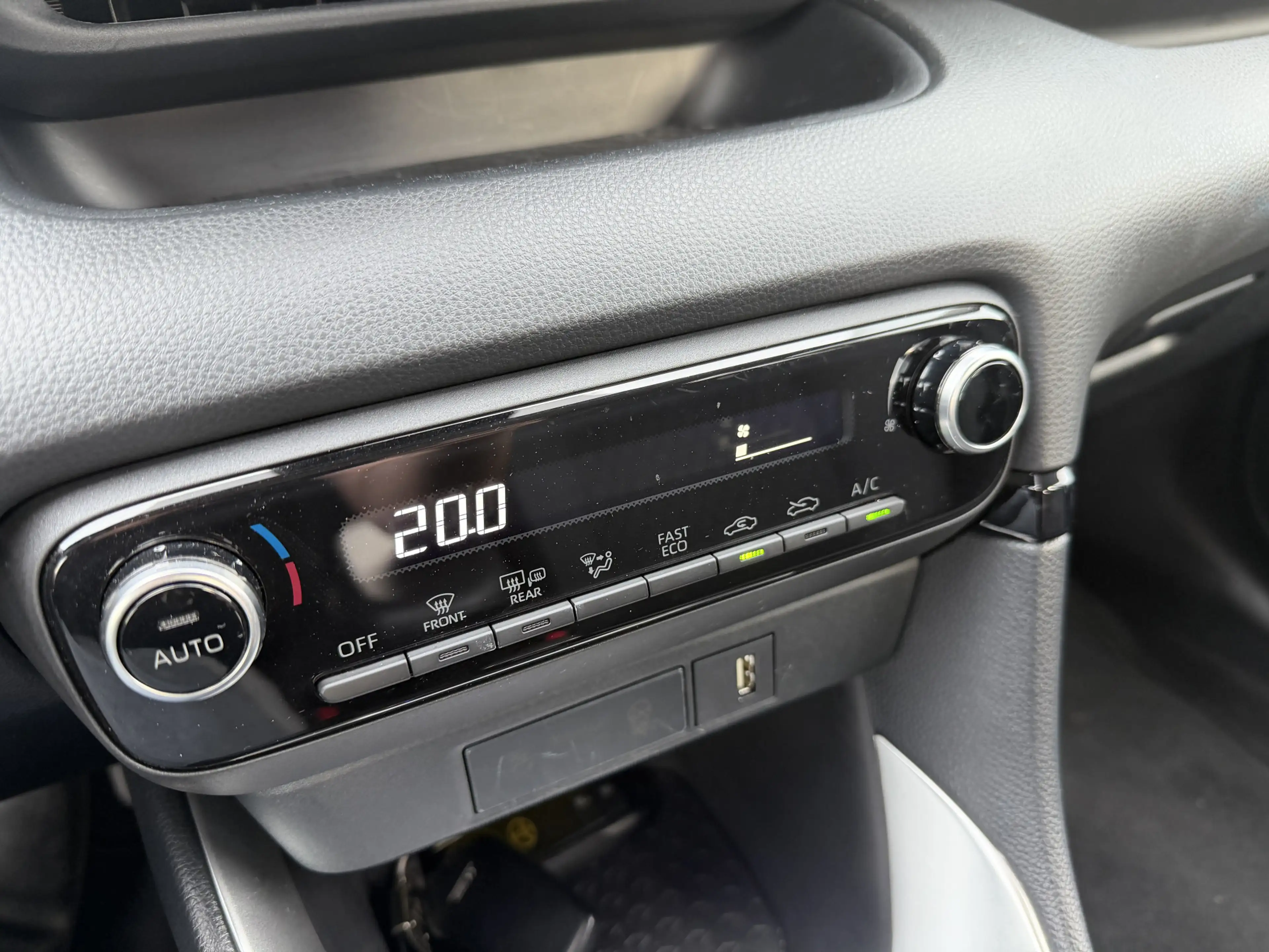 Toyota Yaris 1.5 Hybrid Dynamic NL Auto 1e Eigenaar Dealer Onde — photo 10