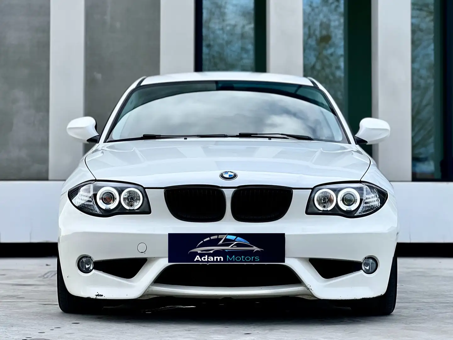 BMW 116 116i Білий - 2