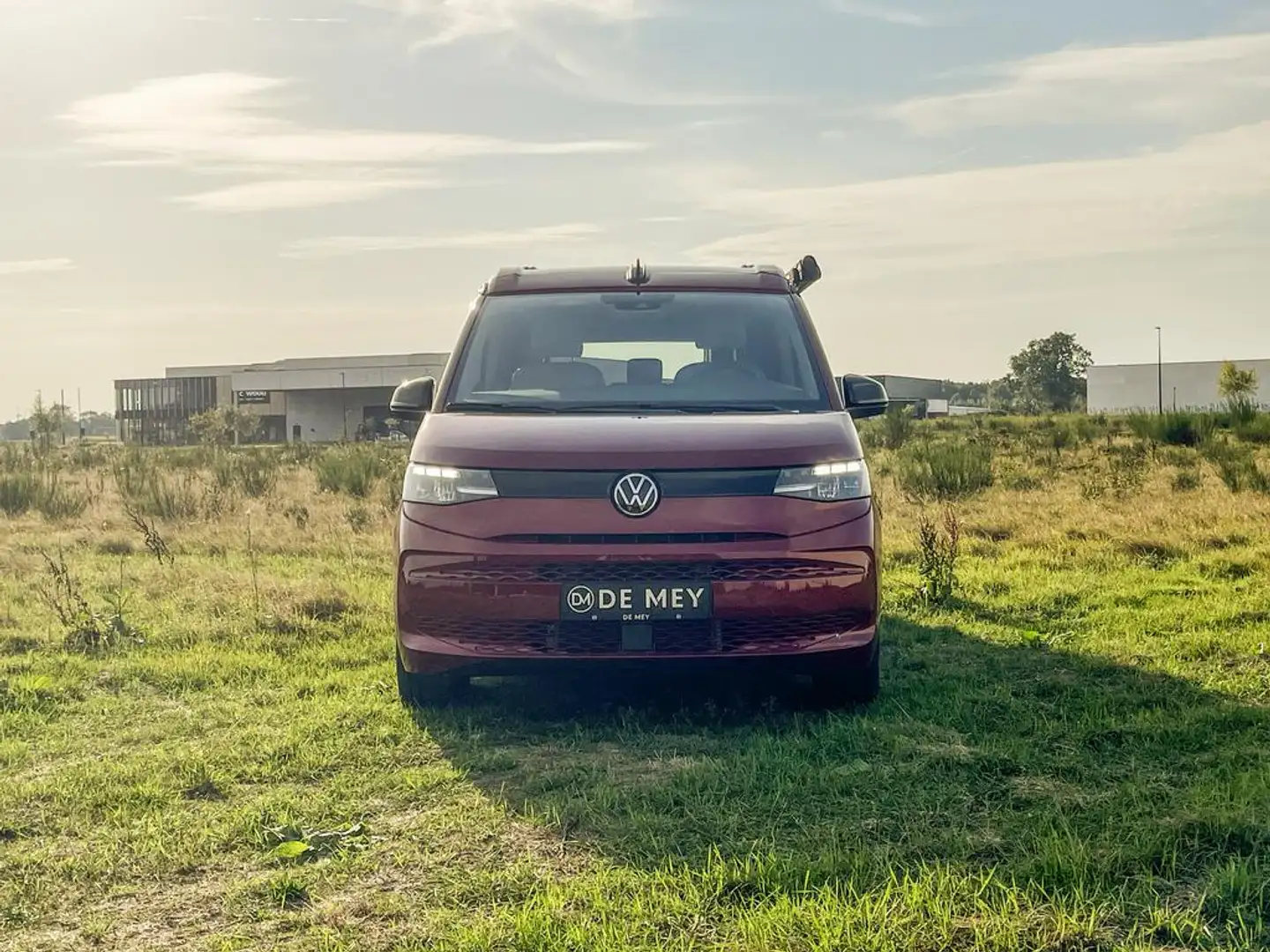 Volkswagen T7 California Coast 2.0 TSI DSG / Trekhaak / Carplay / Camera / ACC Rouge - 2