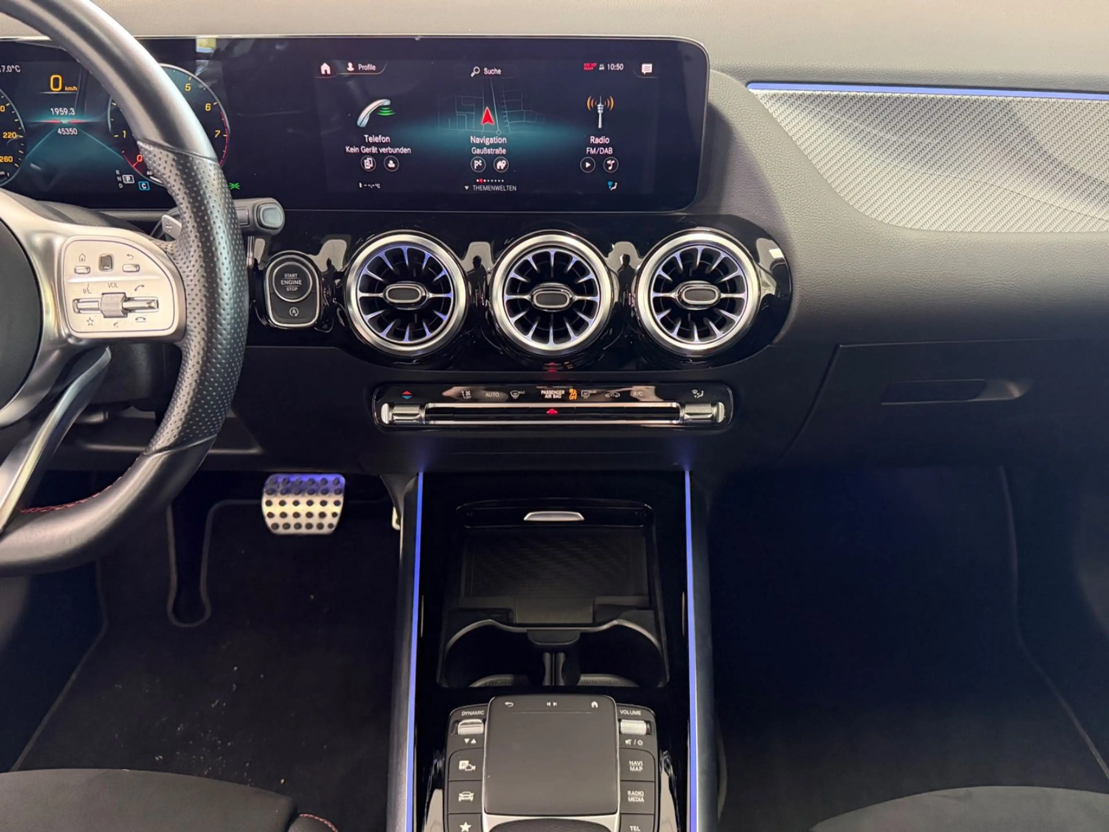 Mercedes-Benz GLA 200 4Matic AMG Line / 2.Hand / LED — photo 17