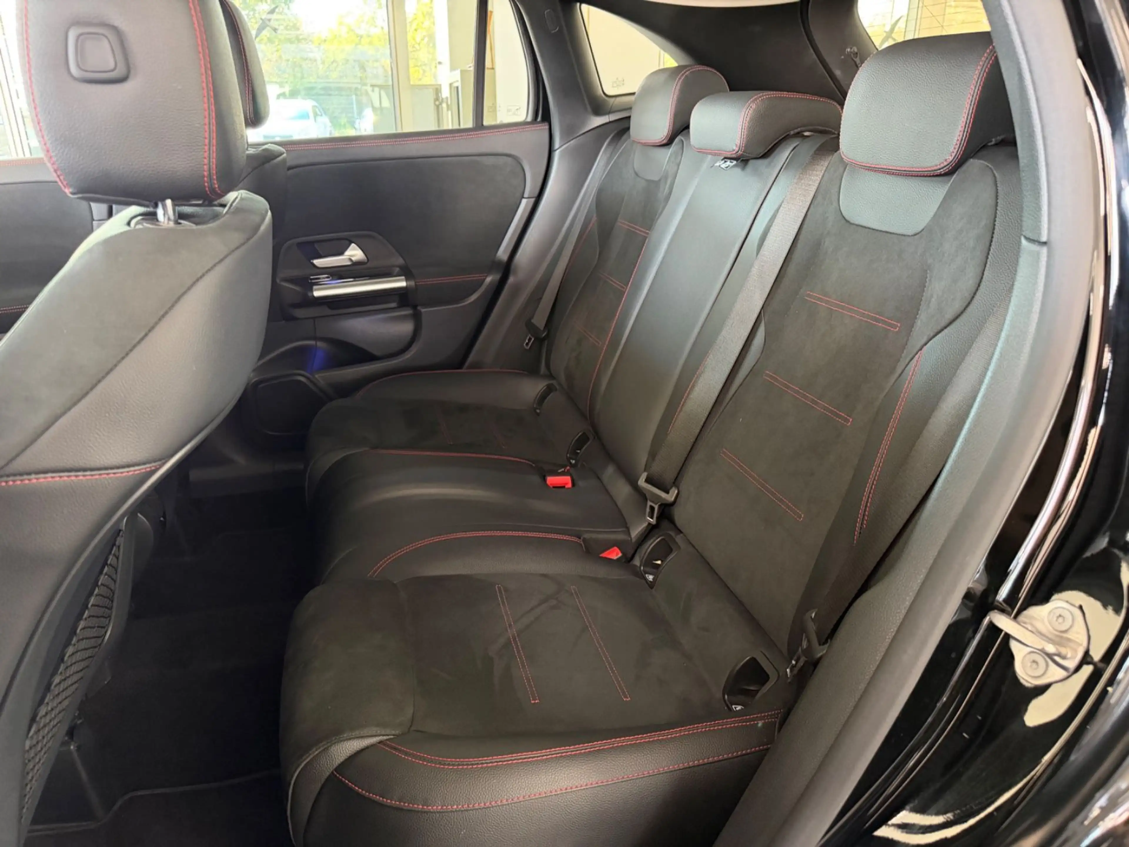 Mercedes-Benz GLA 200 4Matic AMG Line / 2.Hand / LED — photo 10