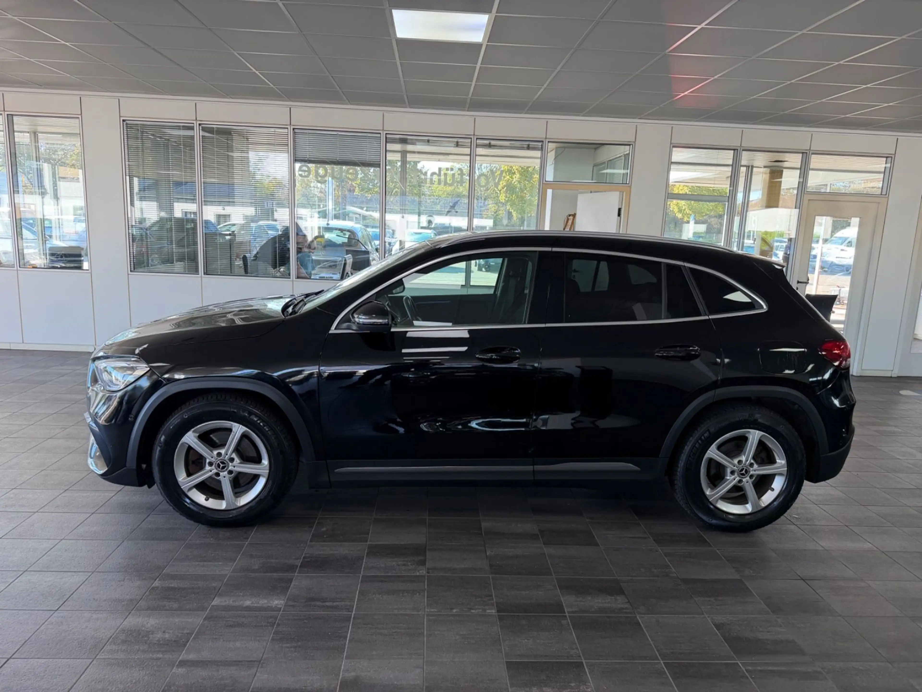 Mercedes-Benz GLA 200 4Matic AMG Line / 2.Hand / LED — photo 7