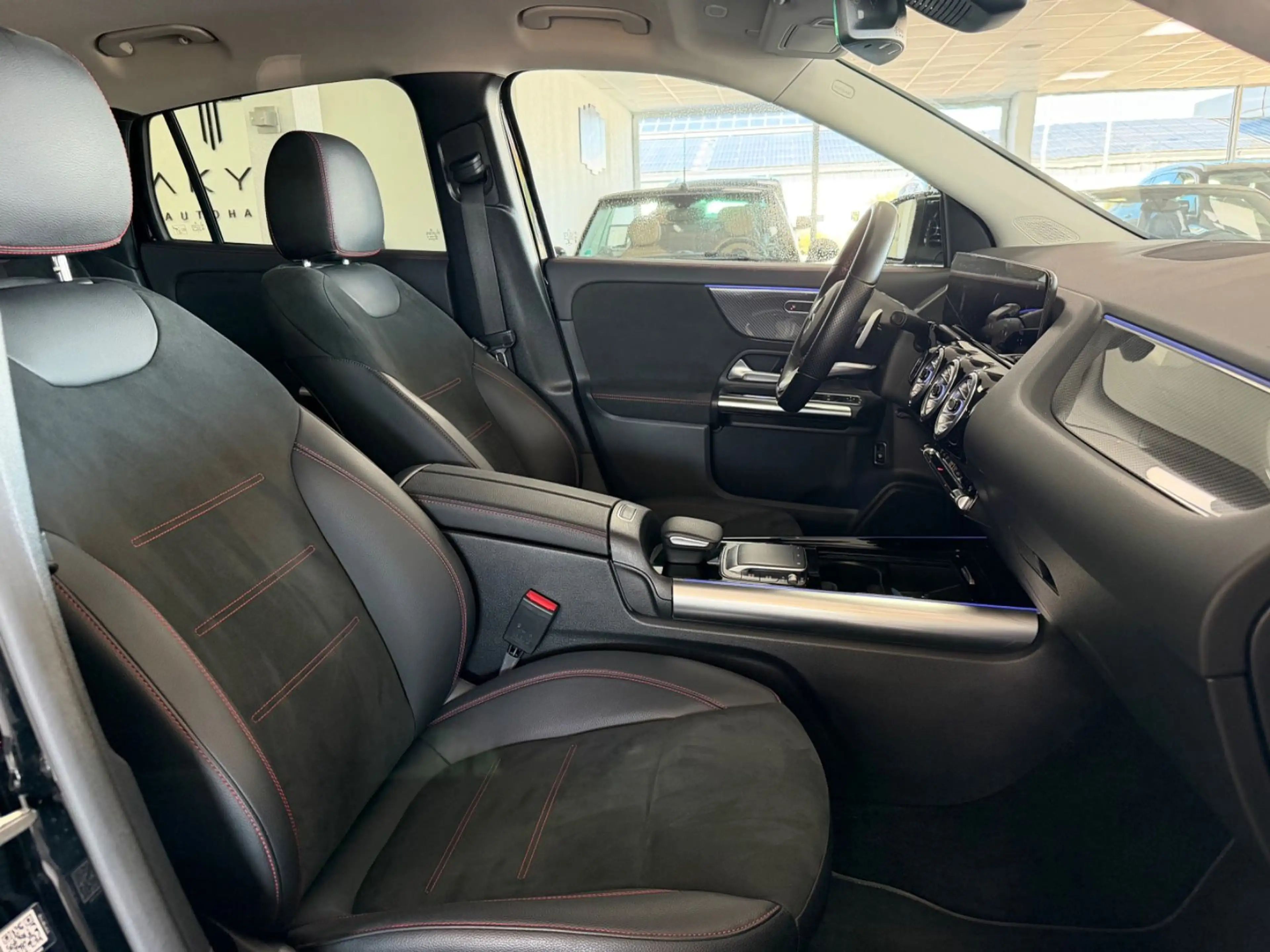 Mercedes-Benz GLA 200 4Matic AMG Line / 2.Hand / LED — photo 9