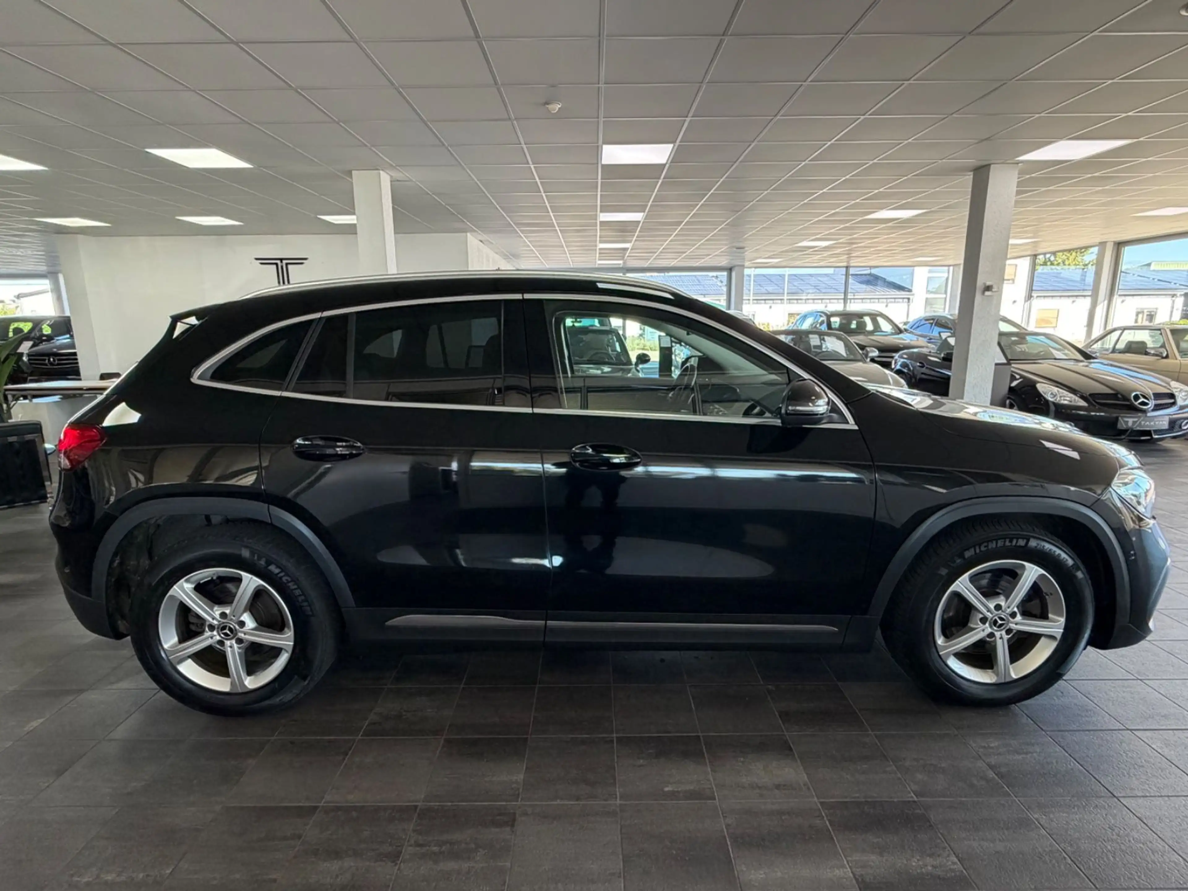 Mercedes-Benz GLA 200 4Matic AMG Line / 2.Hand / LED — photo 4