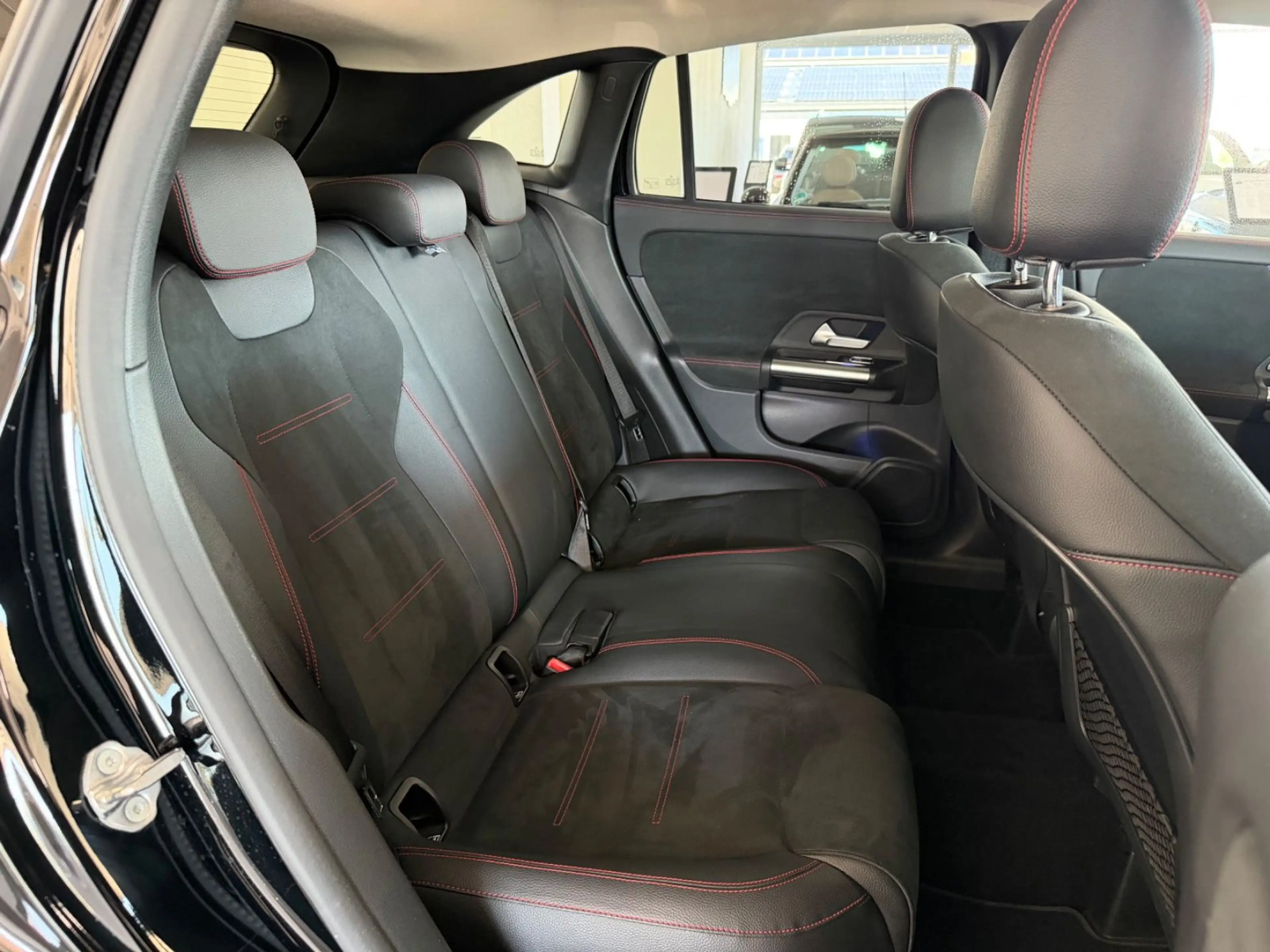 Mercedes-Benz GLA 200 4Matic AMG Line / 2.Hand / LED — photo 11