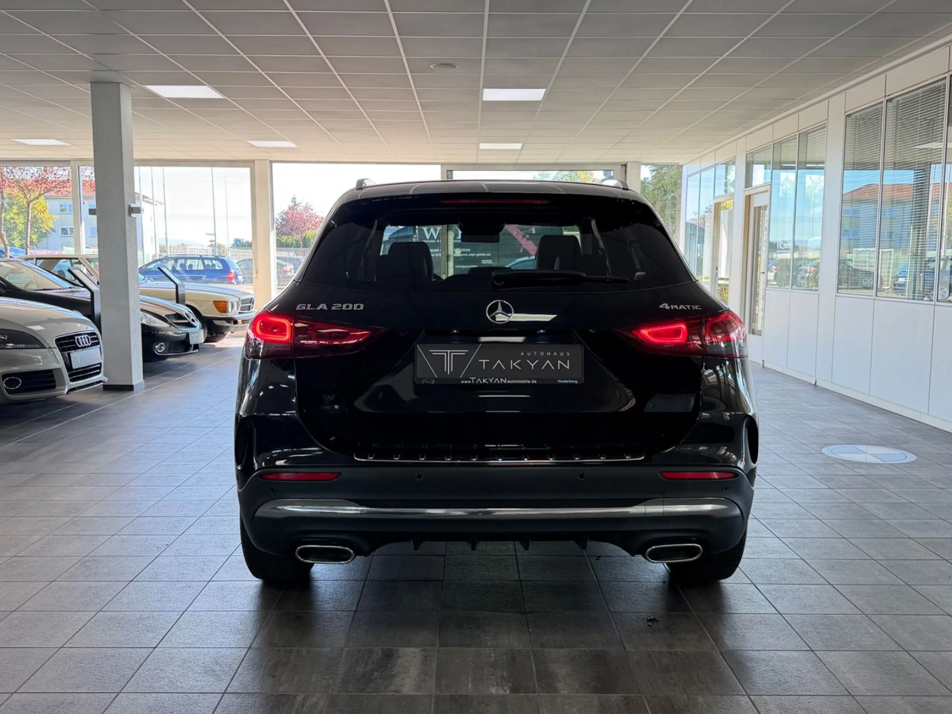 Mercedes-Benz GLA 200 4Matic AMG Line / 2.Hand / LED — photo 6
