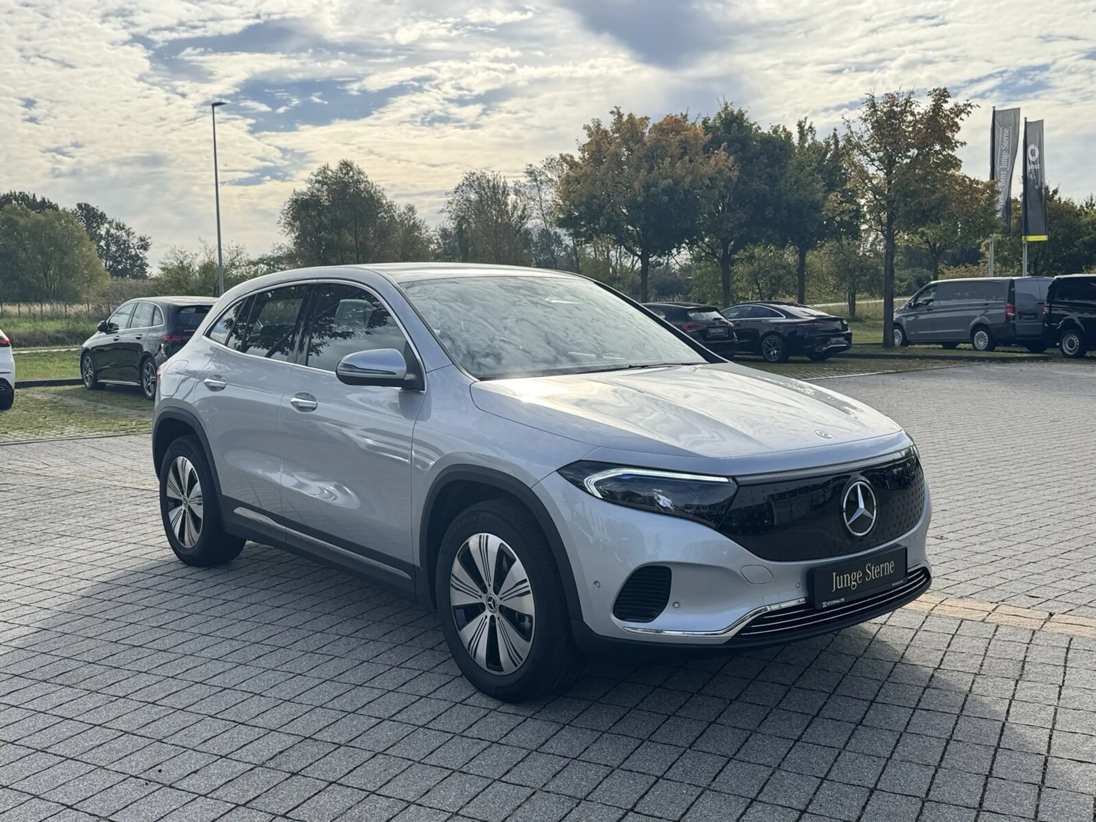 Mercedes-Benz EQA 250 EQA 250+ Progr Keyl Go RüKam LED Distro Soundsys — photo 3