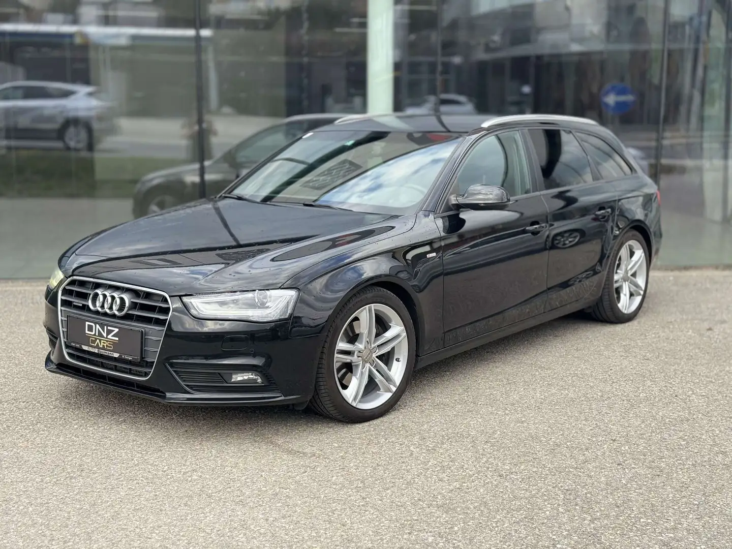 Audi A4 Avant 3,0 TDI quattro S-Line Schwarz - 1