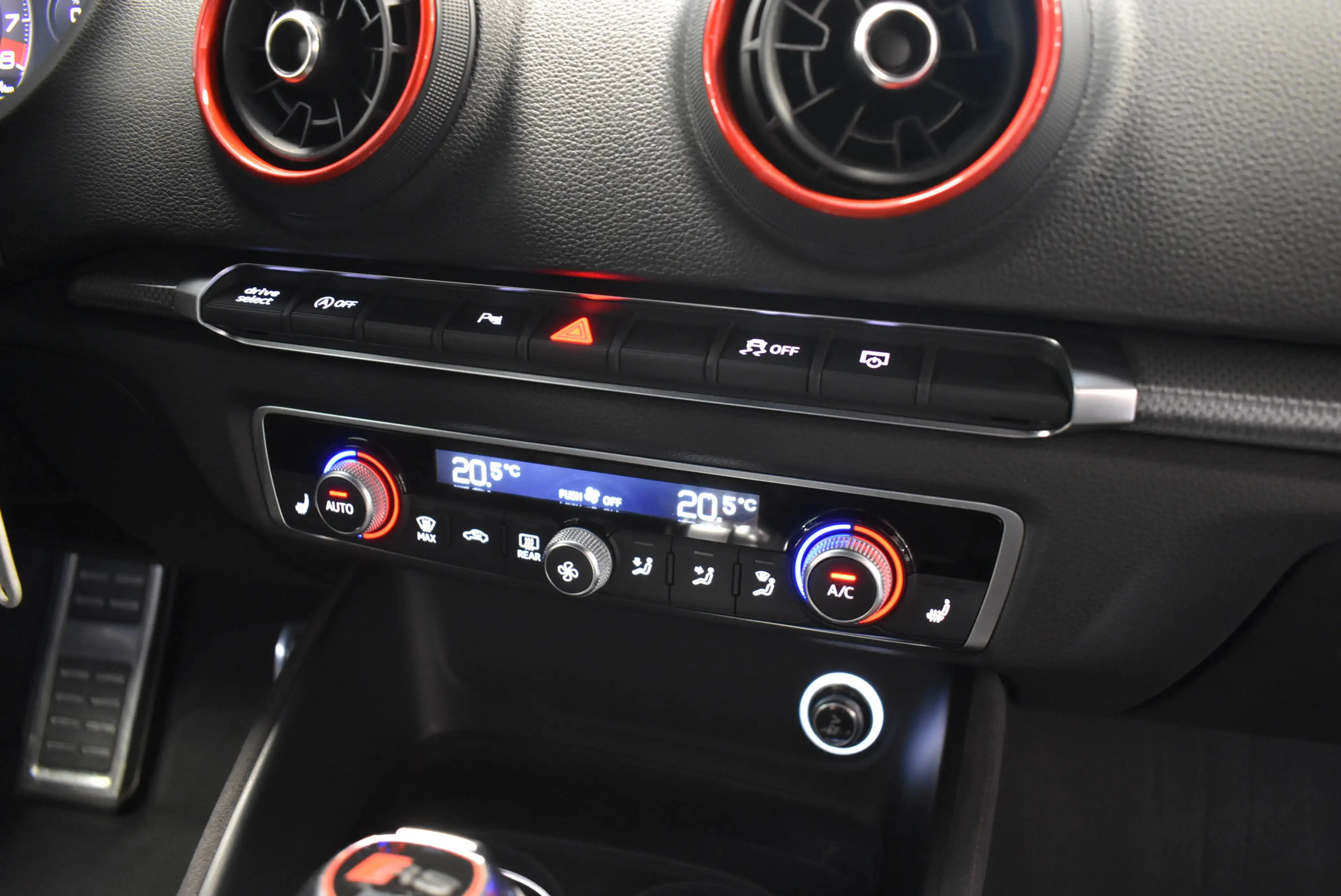 Audi RS3 2.5 TFSI Quattro Lim Aut Navi LED Kamer — photo 9