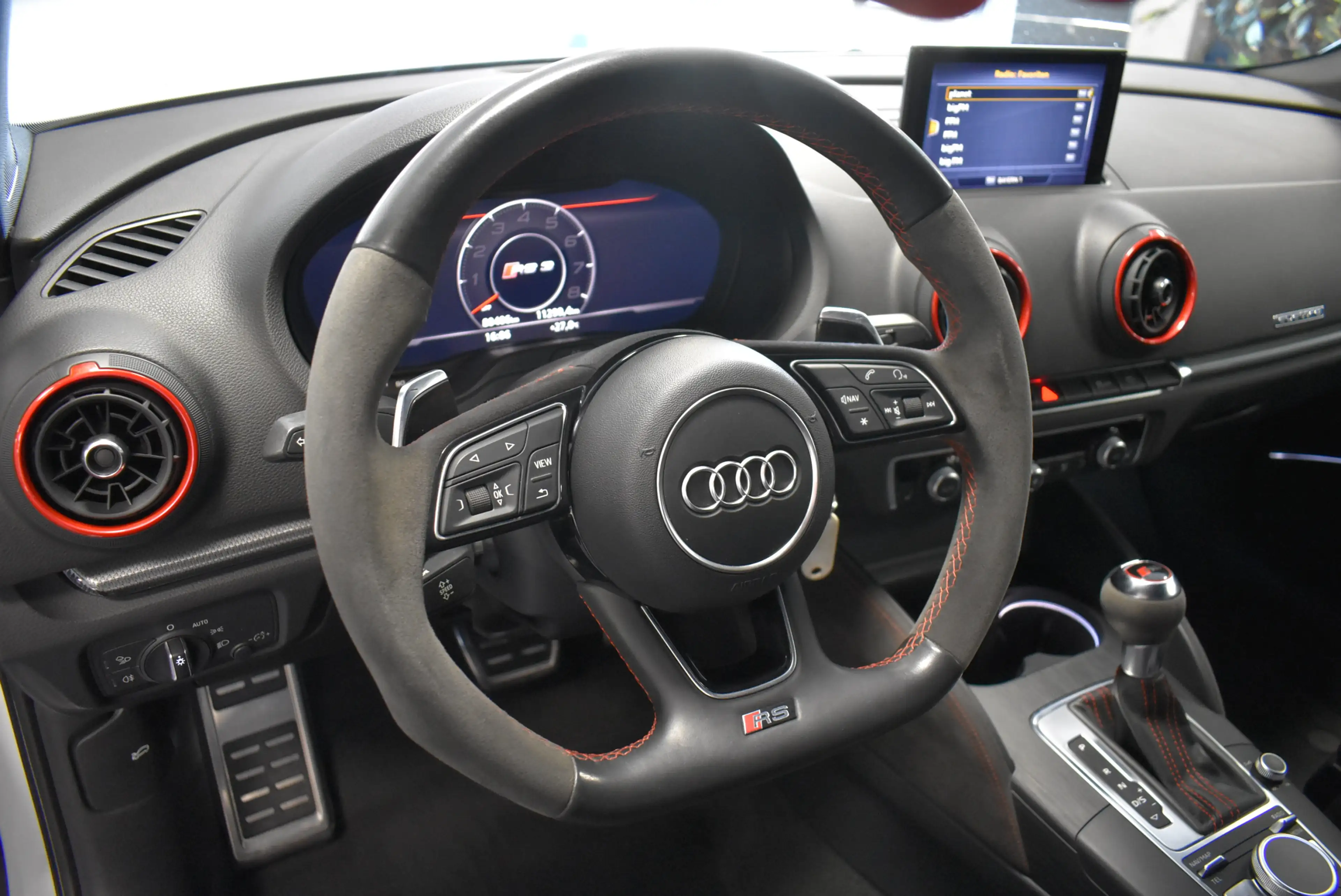 Audi RS3 2.5 TFSI Quattro Lim Aut Navi LED Kamer — photo 11