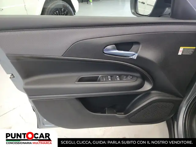 Jeep Avenger view 13