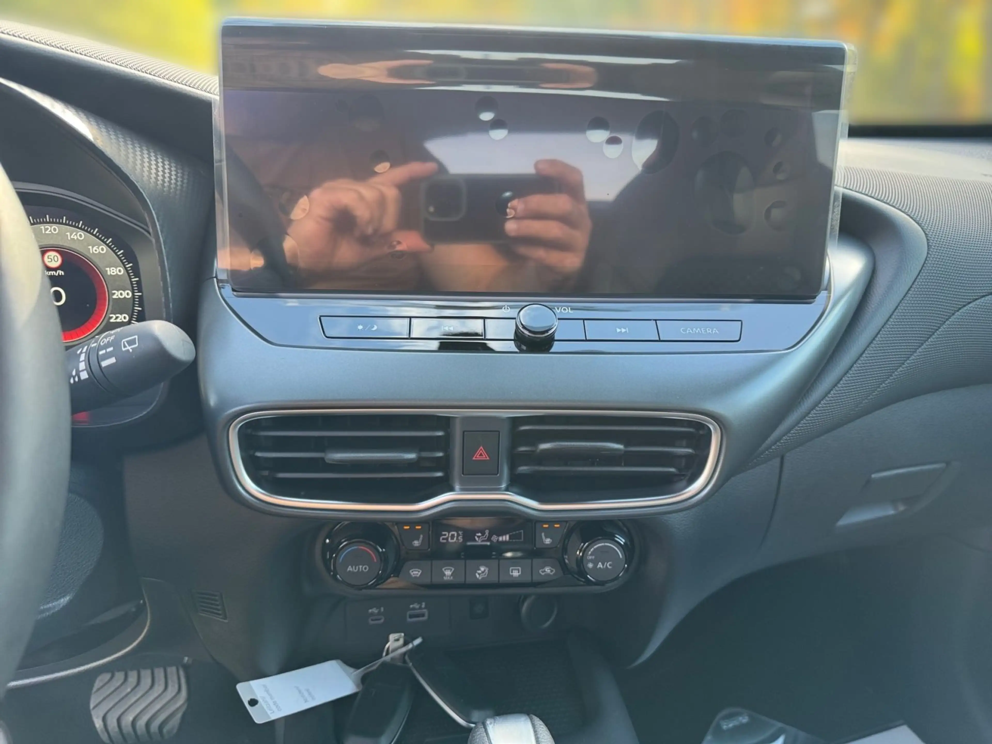Nissan Juke 1.6 Hybrid N-Connecta Hybrid — photo 9