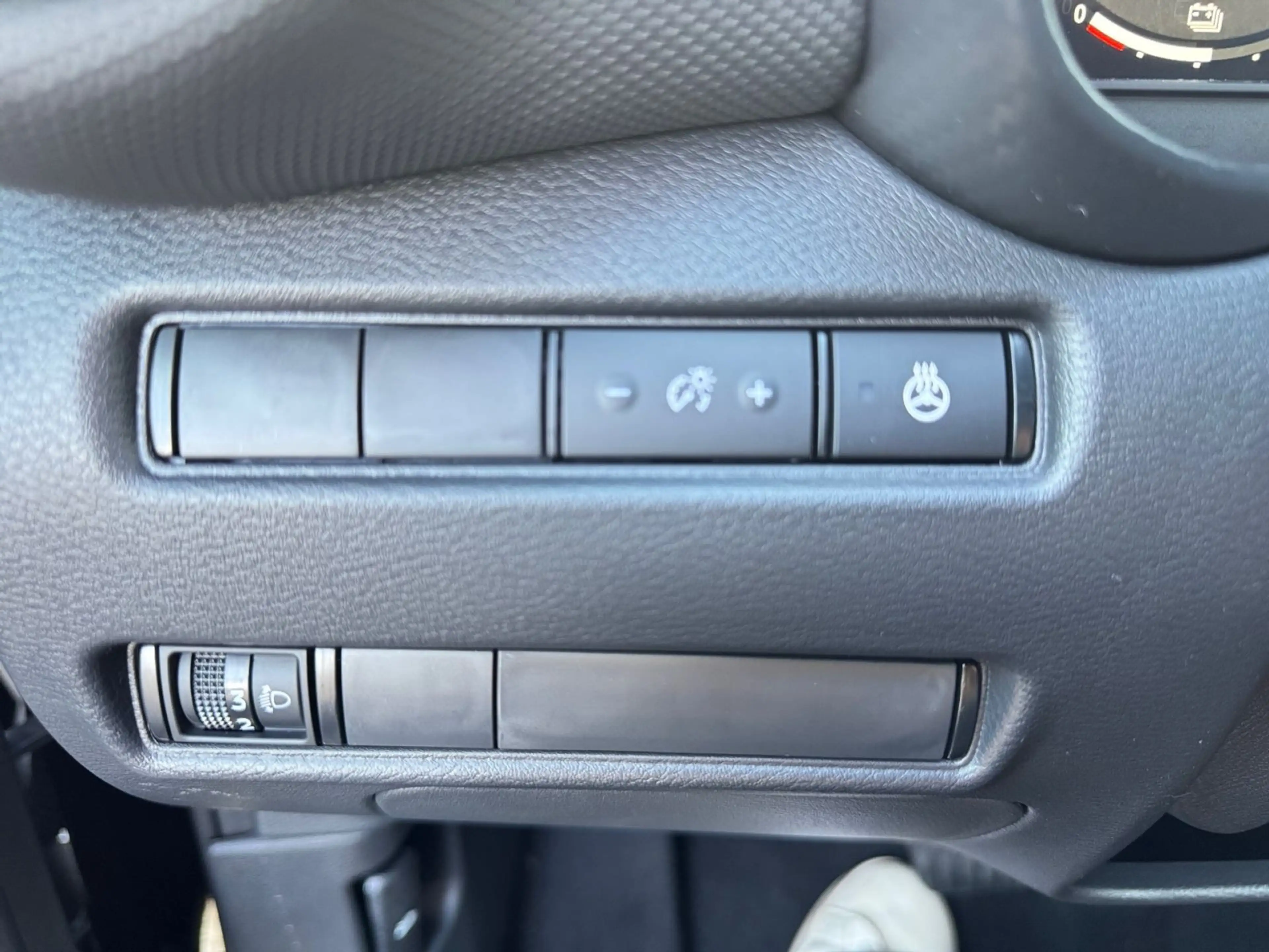 Nissan Juke 1.6 Hybrid N-Connecta Hybrid — photo 15