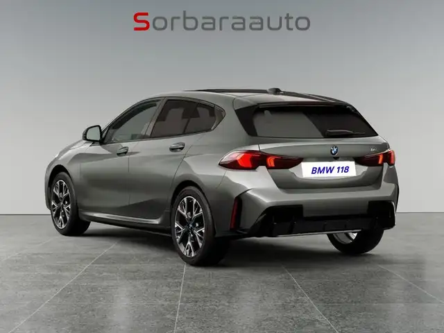 BMW 1 Series view 4
