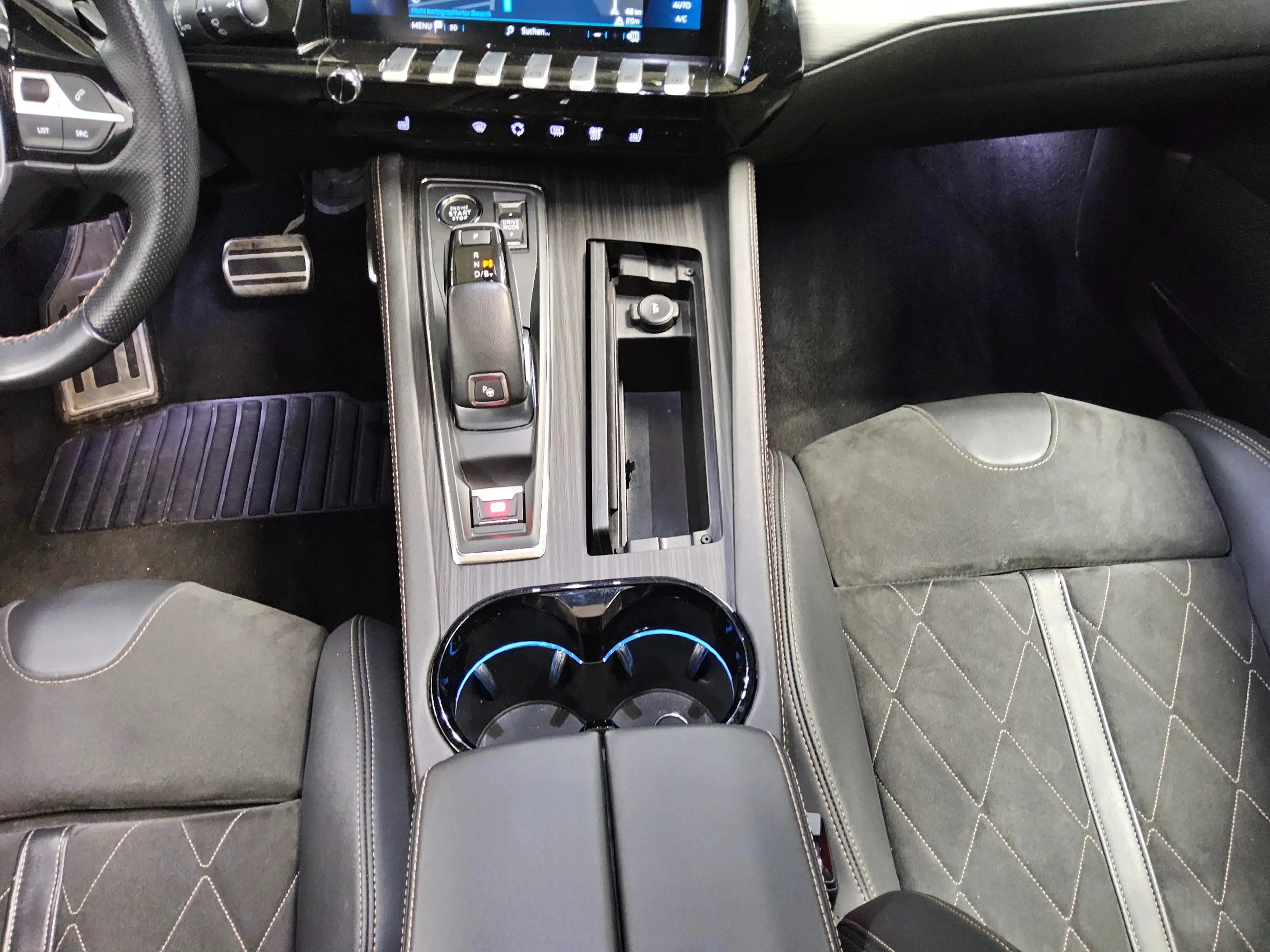 Peugeot 508 508 T-LEDER NAVI SPORTSITZE KLIMAAUT LED RADIO MFL PANO SHZ GSD PDC AHK DAB KAMERA SOUND — photo 6