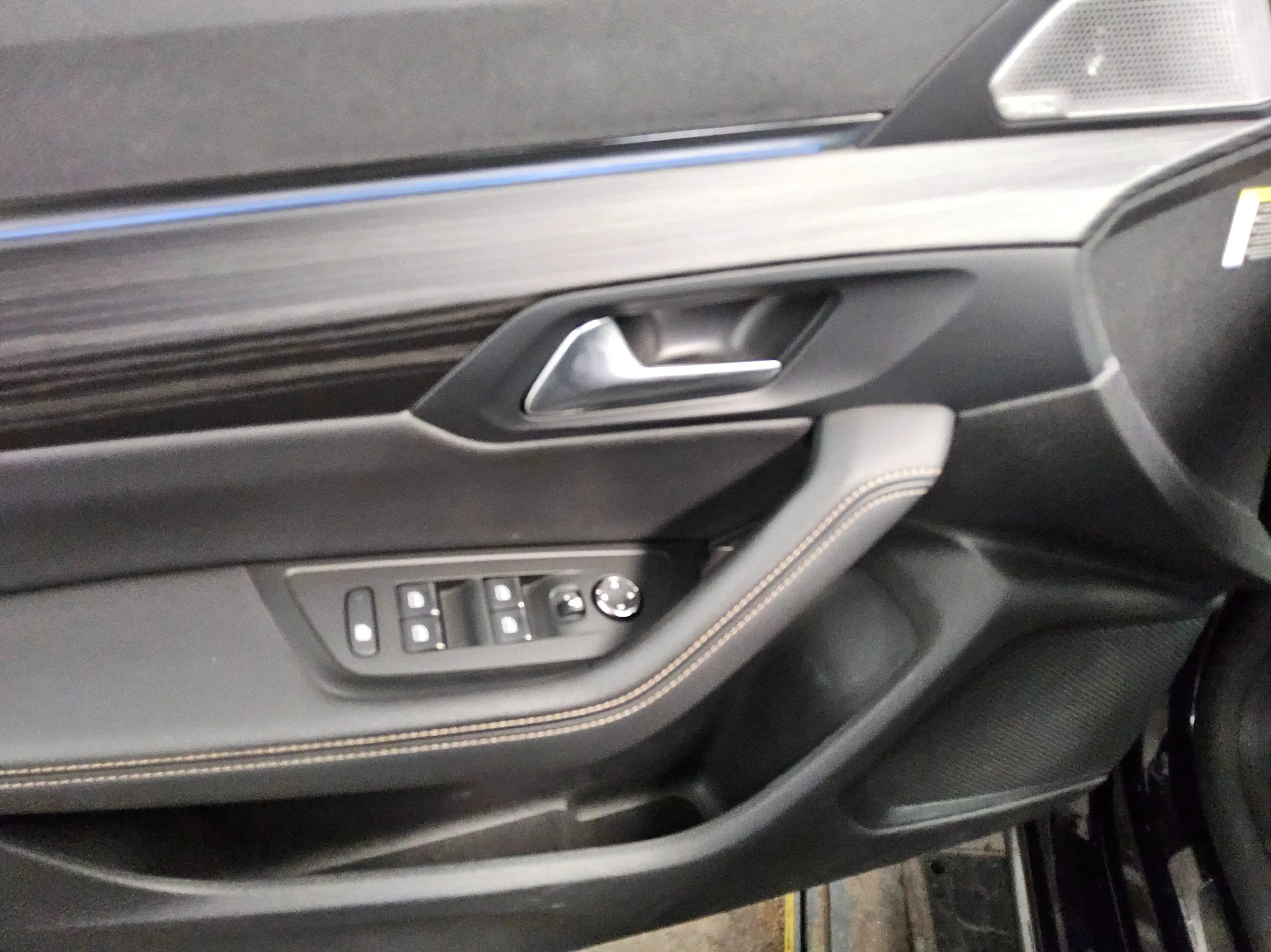 Peugeot 508 508 T-LEDER NAVI SPORTSITZE KLIMAAUT LED RADIO MFL PANO SHZ GSD PDC AHK DAB KAMERA SOUND — photo 10