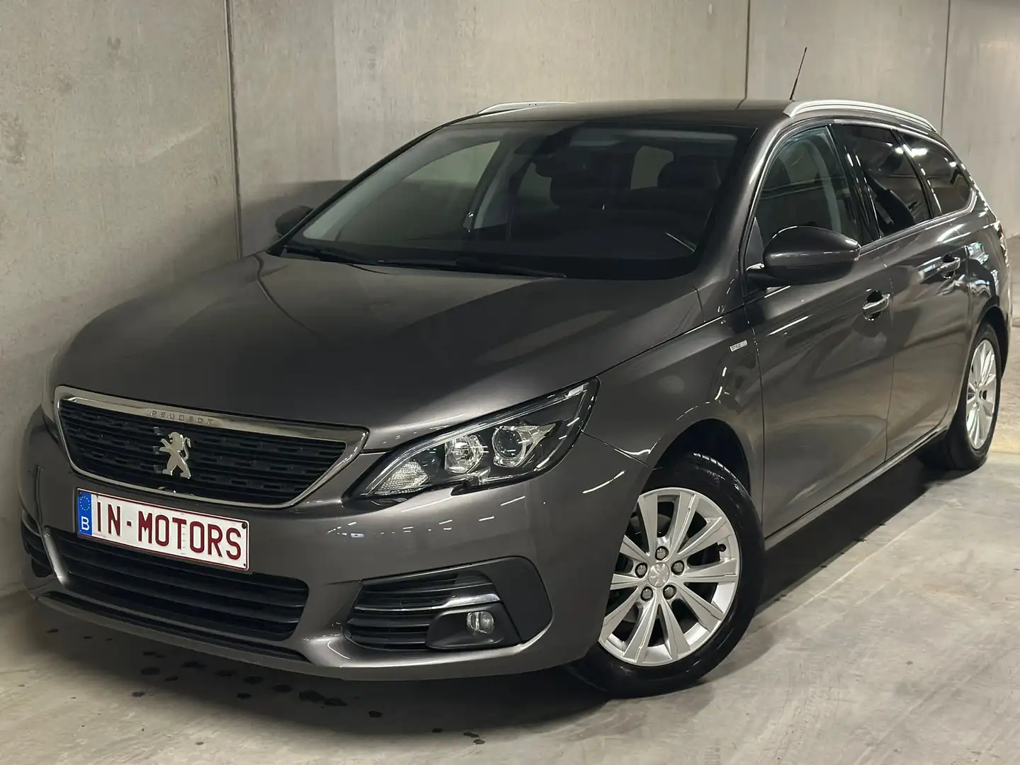 Peugeot 308 SW | CAMERA | TREKHAAK | CARPLAY | STYLE | CRUISE Grijs - 1