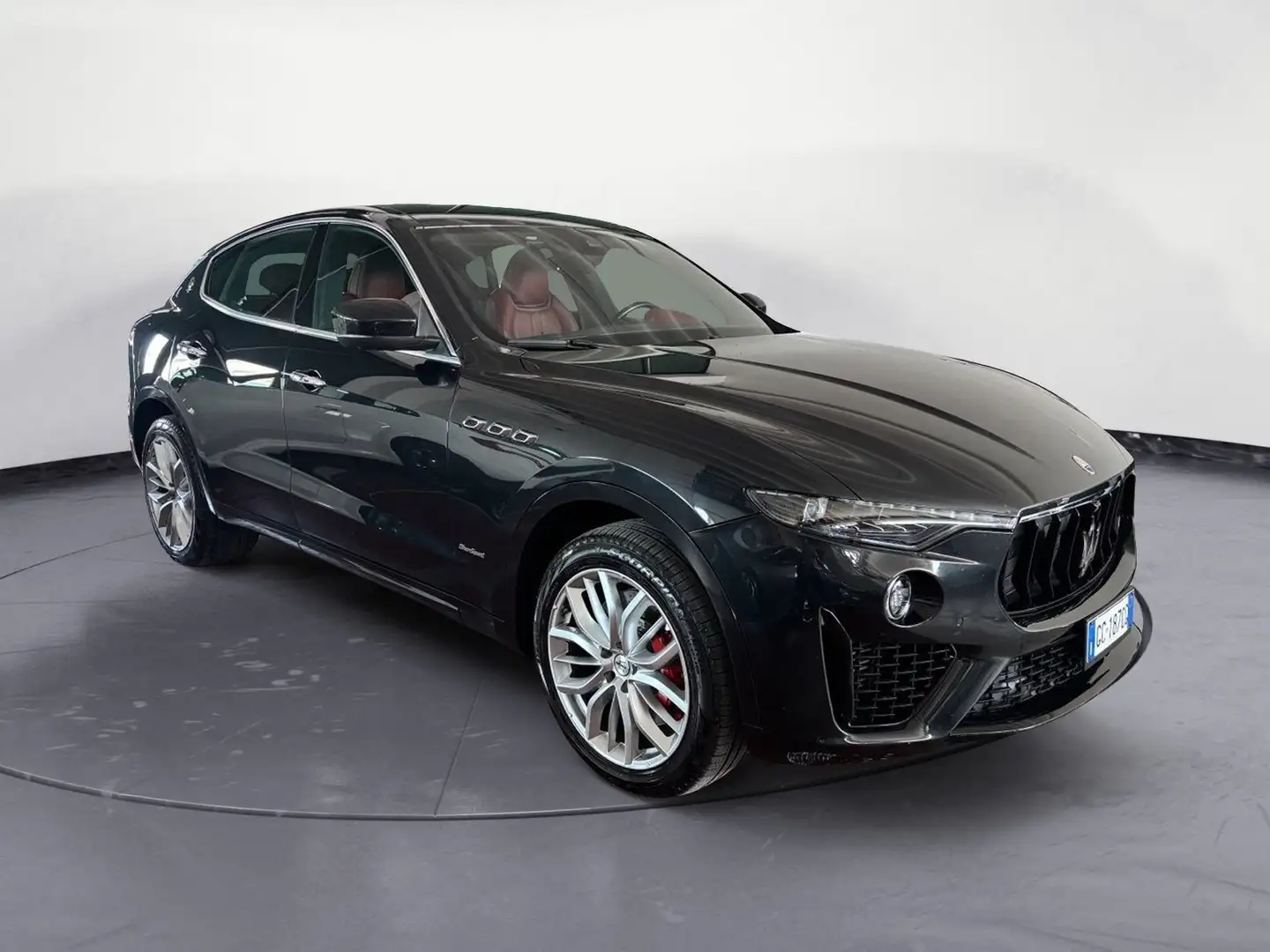 Maserati Levante LEVANTE 250 CV Schwarz - 2
