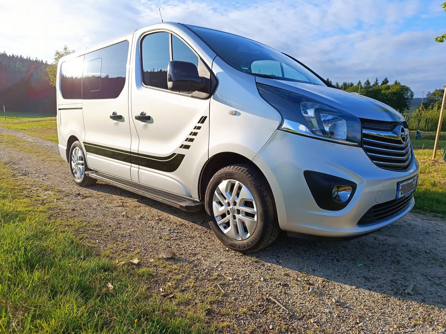 Opel Vivaro Tourer L1H1 Silber - 1