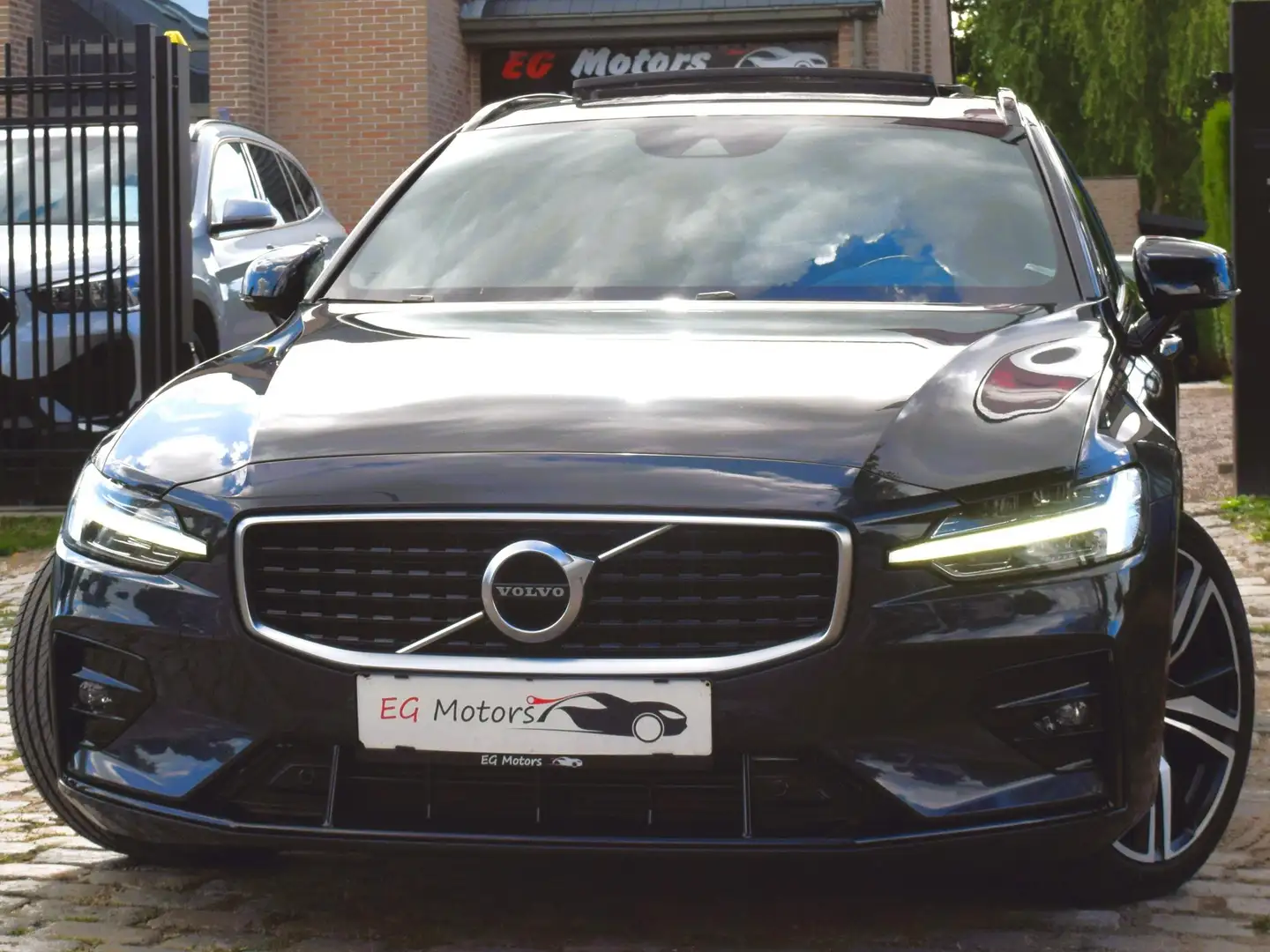 Volvo V60 2.0 T4/R-DESIGN/FULL OPTIE/HISTORY/GARANTIE Gris - 1