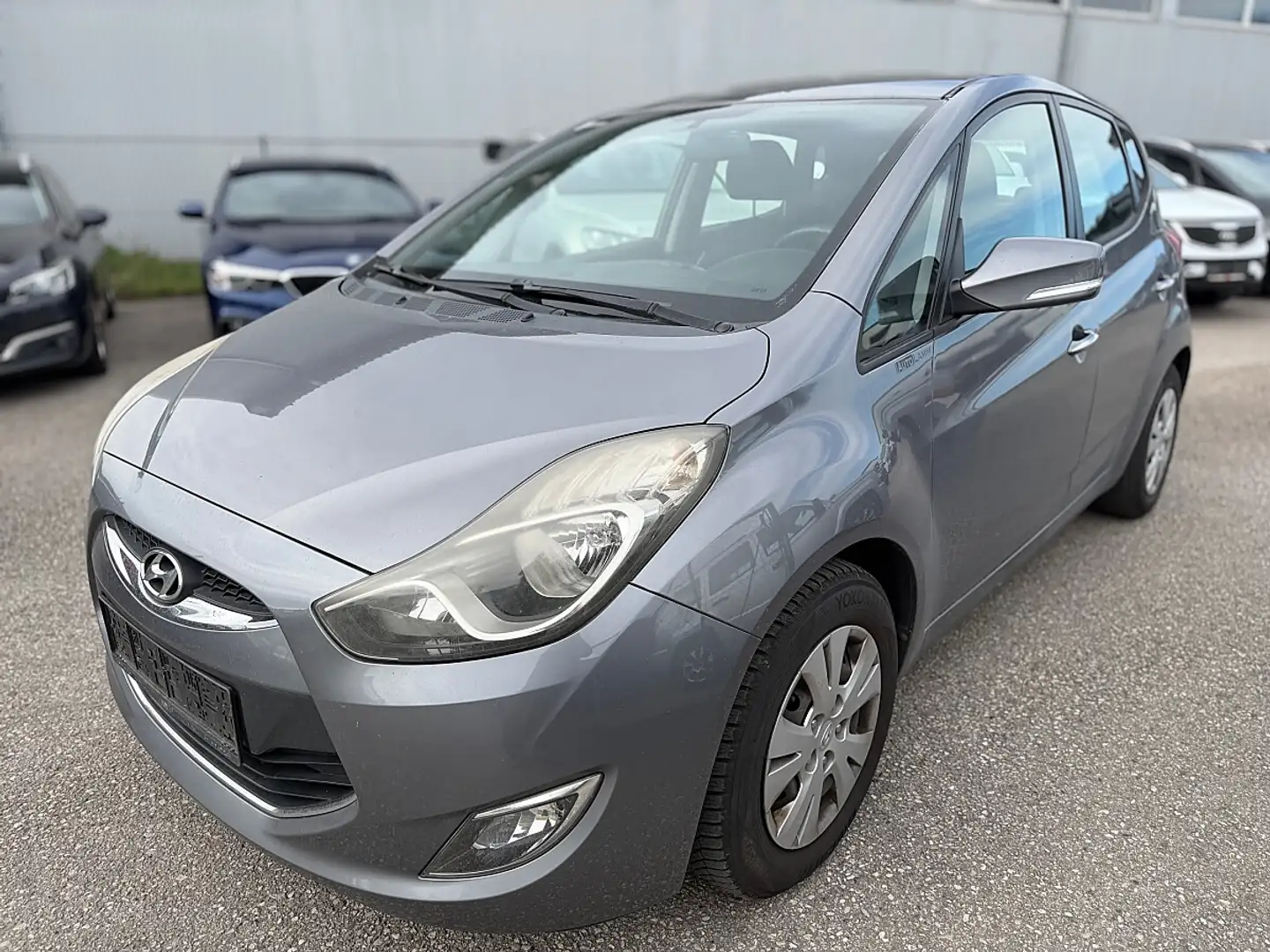 Hyundai iX20 1.4 Grau - 1