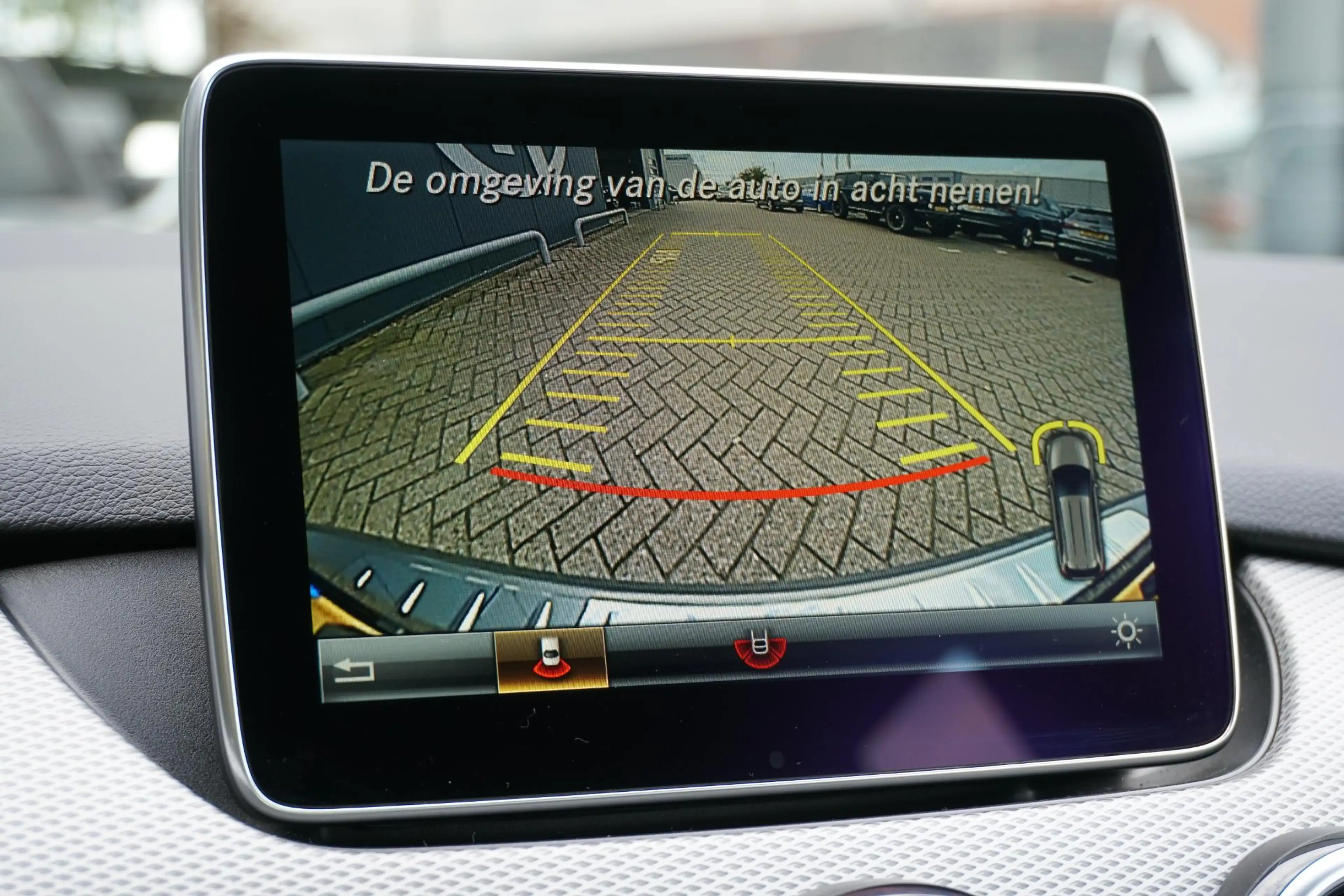 Mercedes-Benz B 180 Prestige + CAMERA / NAVI / CLIMATE CONTROL — photo 5