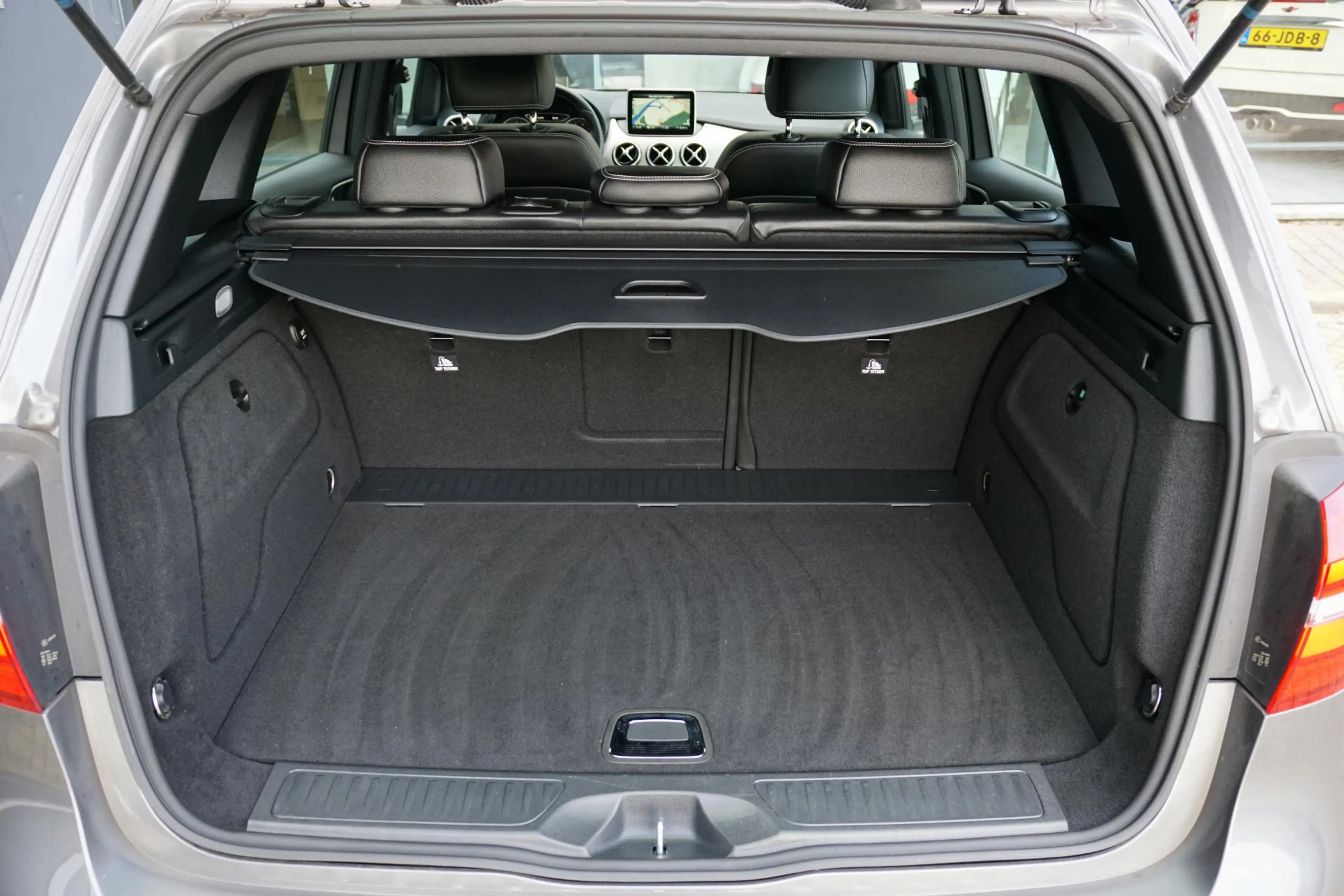 Mercedes-Benz B 180 Prestige + CAMERA / NAVI / CLIMATE CONTROL — photo 12
